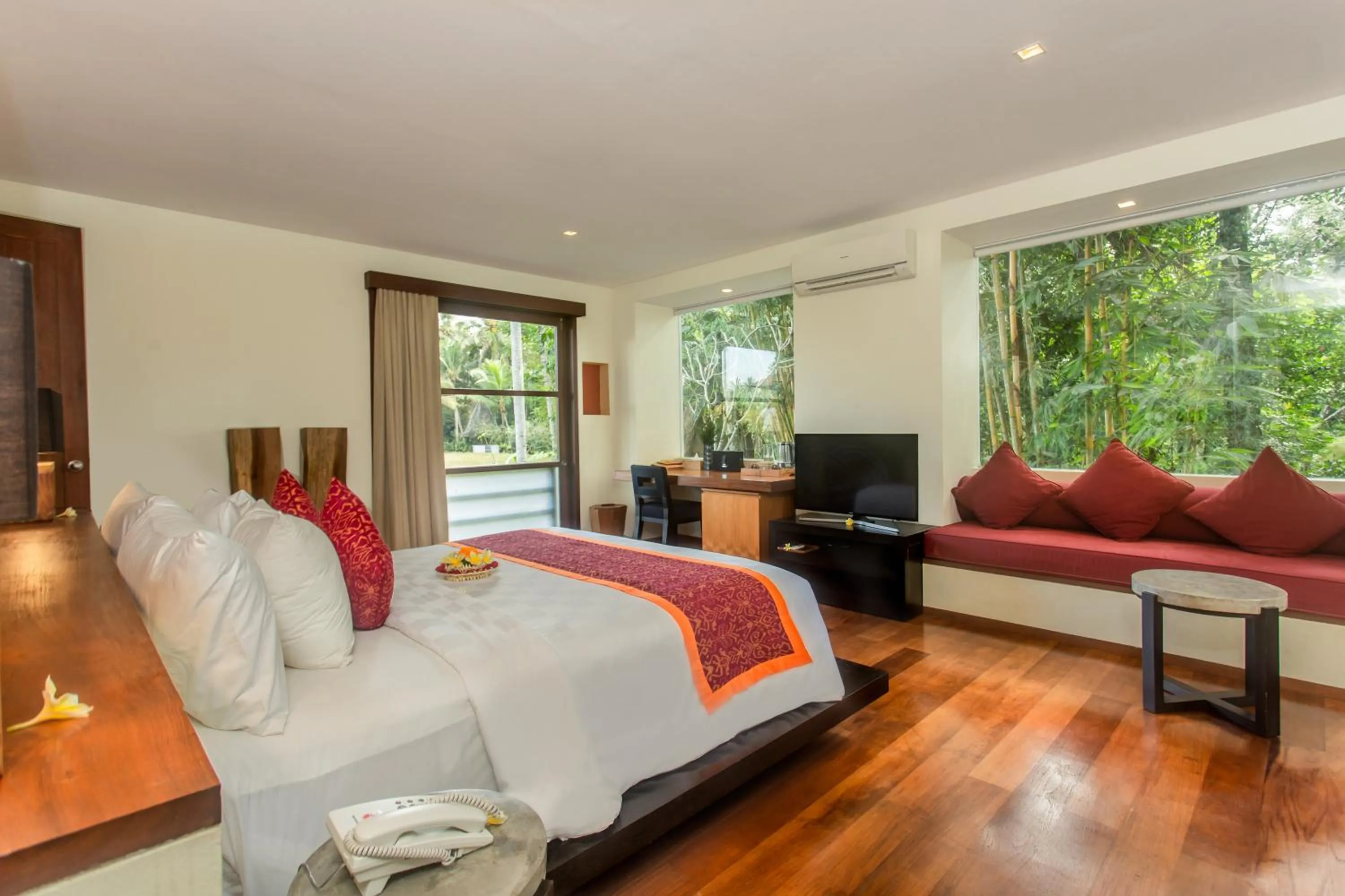 TV and multimedia in Uma Giri Villas Ubud by GenuineHost