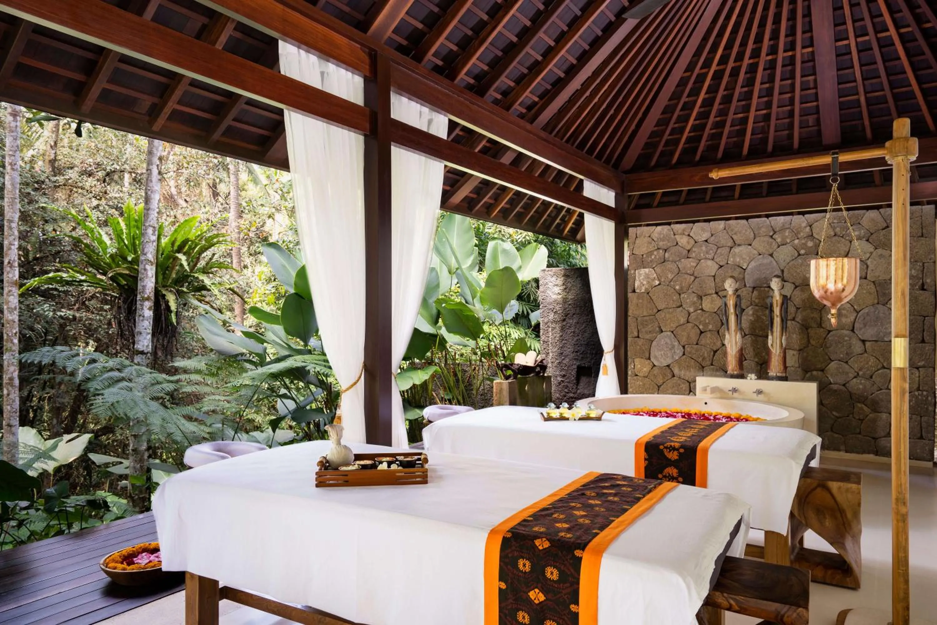 Massage in Uma Giri Villas Ubud by GenuineHost