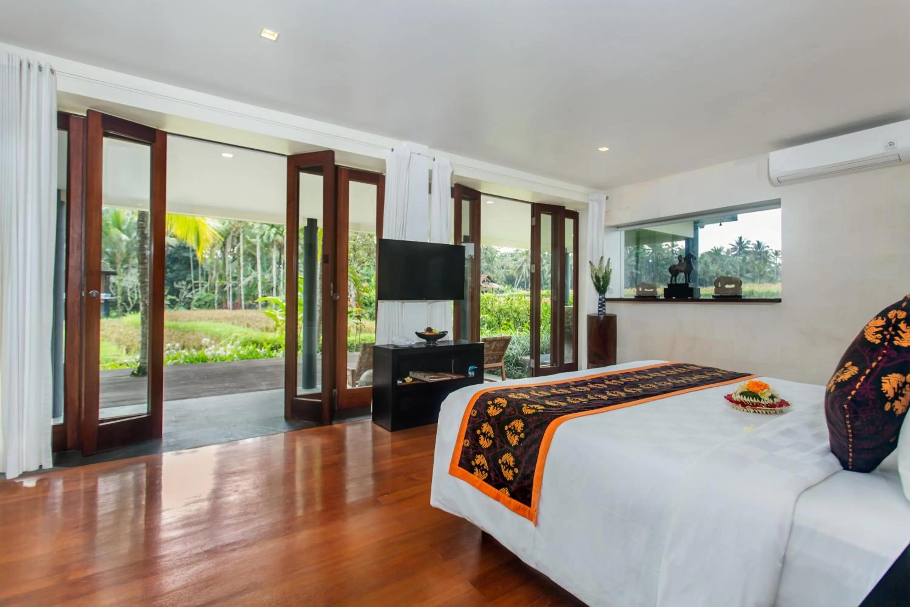 Bedroom, Bed in Uma Giri Villas Ubud by GenuineHost