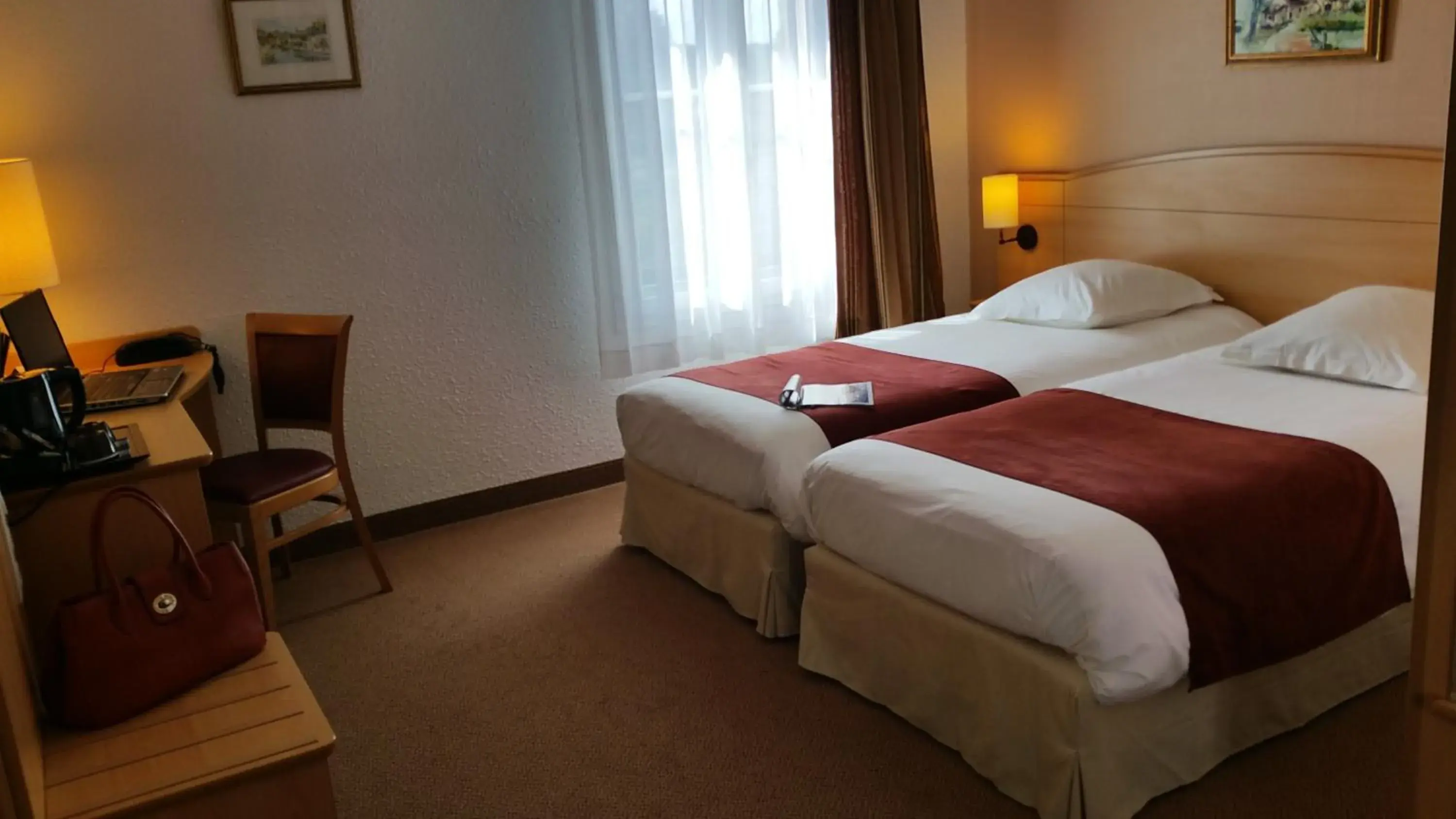 Superior Twin Room with Garden View in Brit Hotel Châteaudun Superior Twin Room with Garden View in Brit Hotel Châteaudun