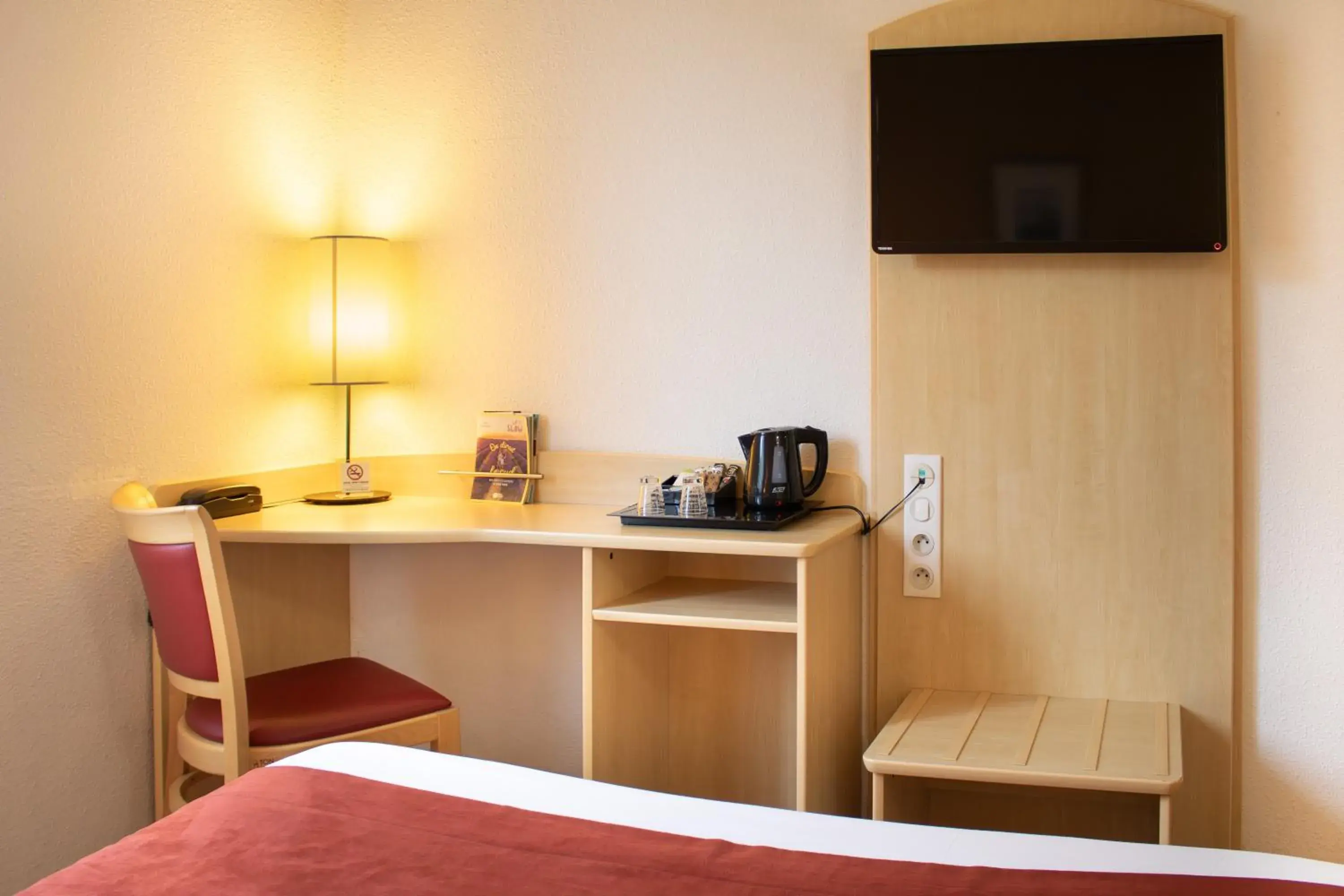 Bed in Brit Hotel Châteaudun Bed in Brit Hotel Châteaudun