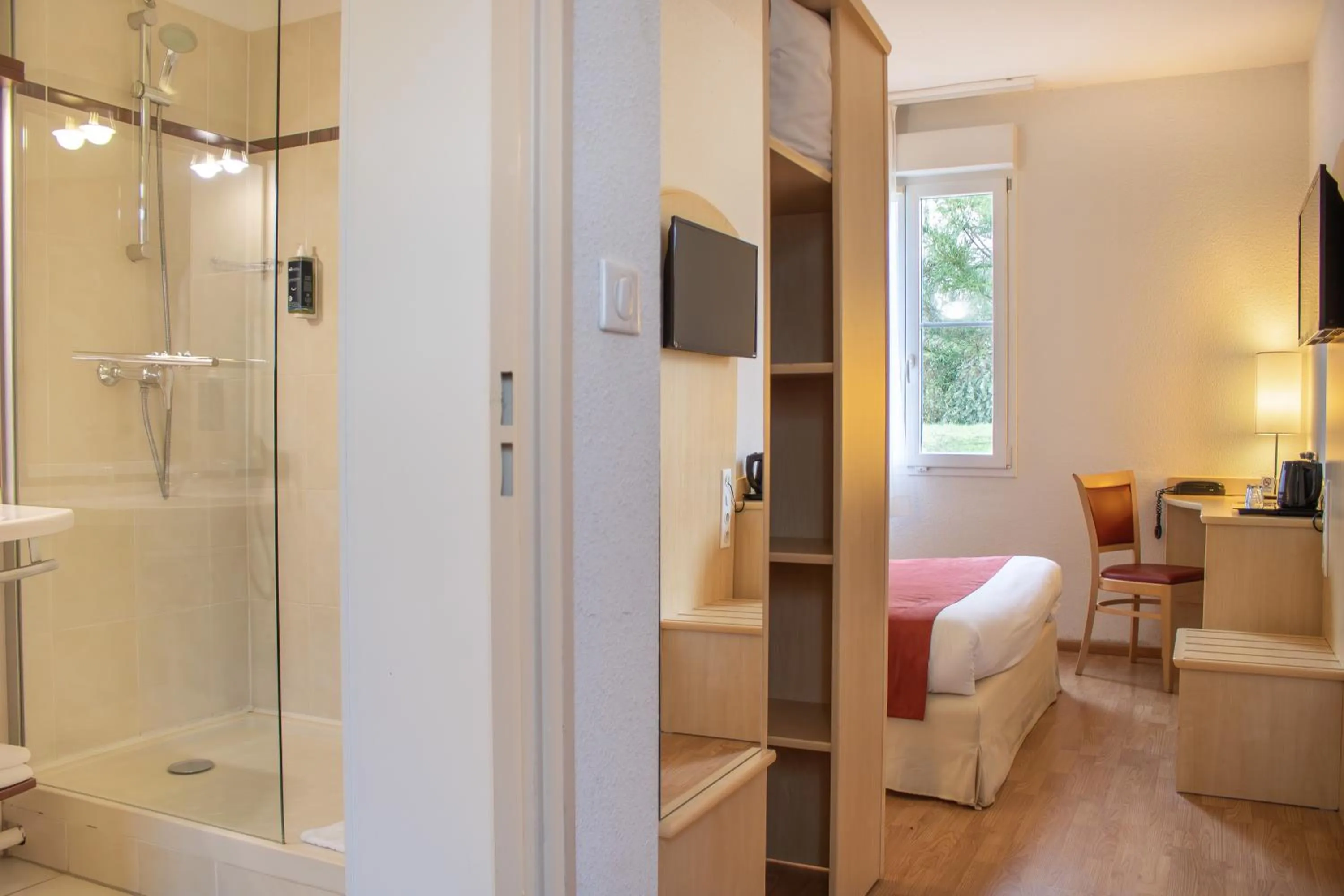 Brit Hotel Châteaudun