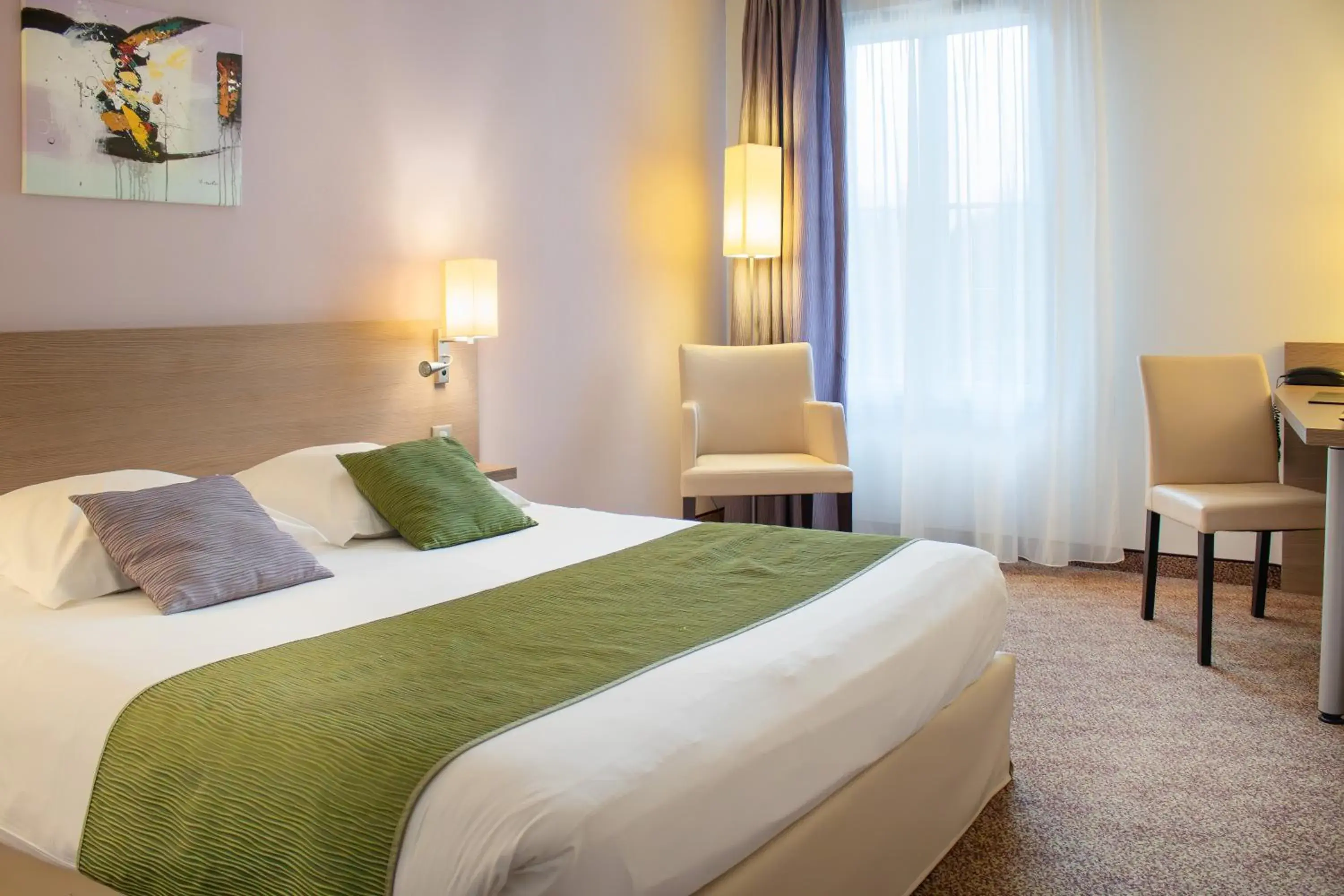 Bed in Brit Hotel Châteaudun Bed in Brit Hotel Châteaudun