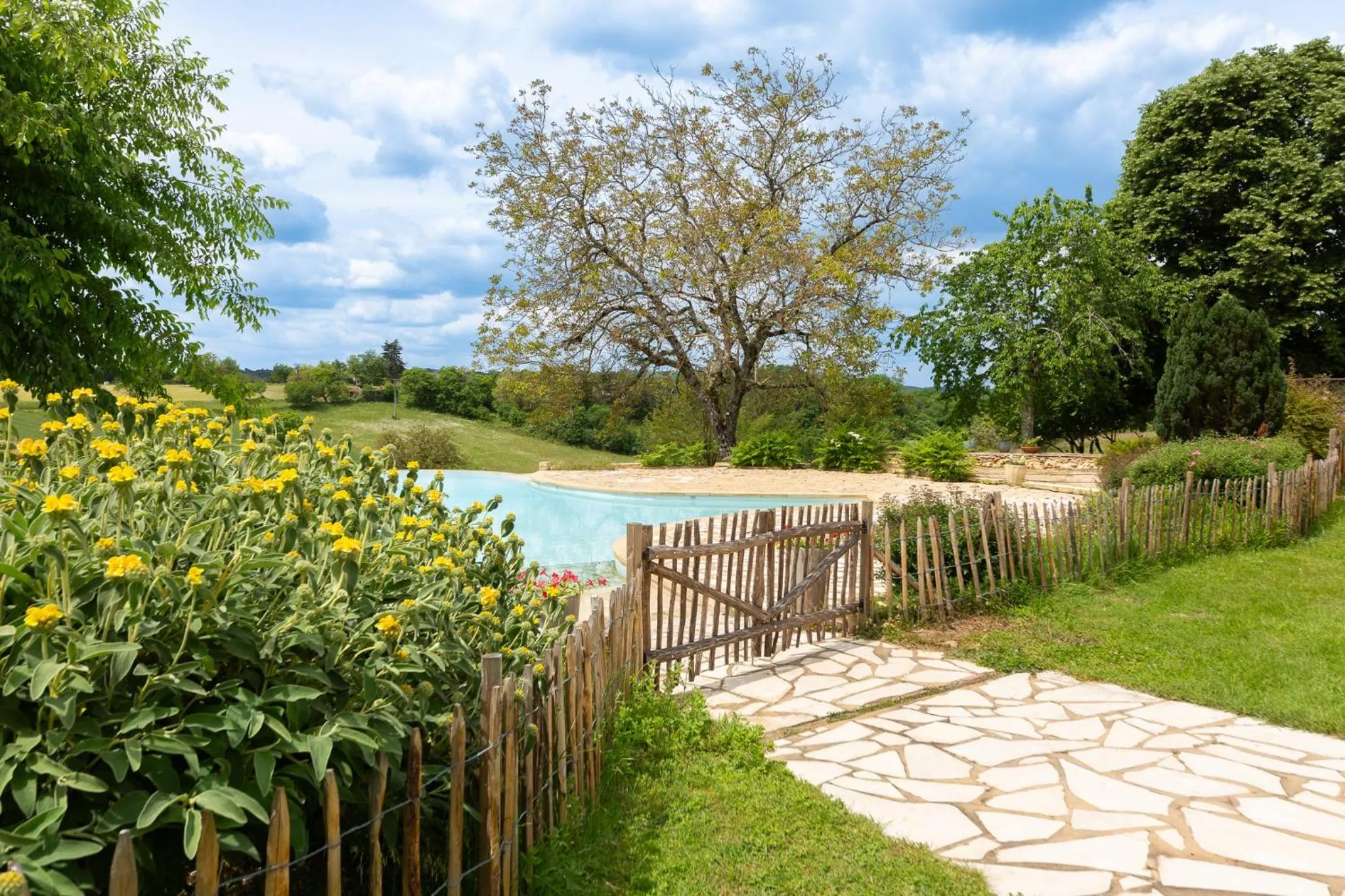 Pool view in Hôtel de la Ferme Lamy