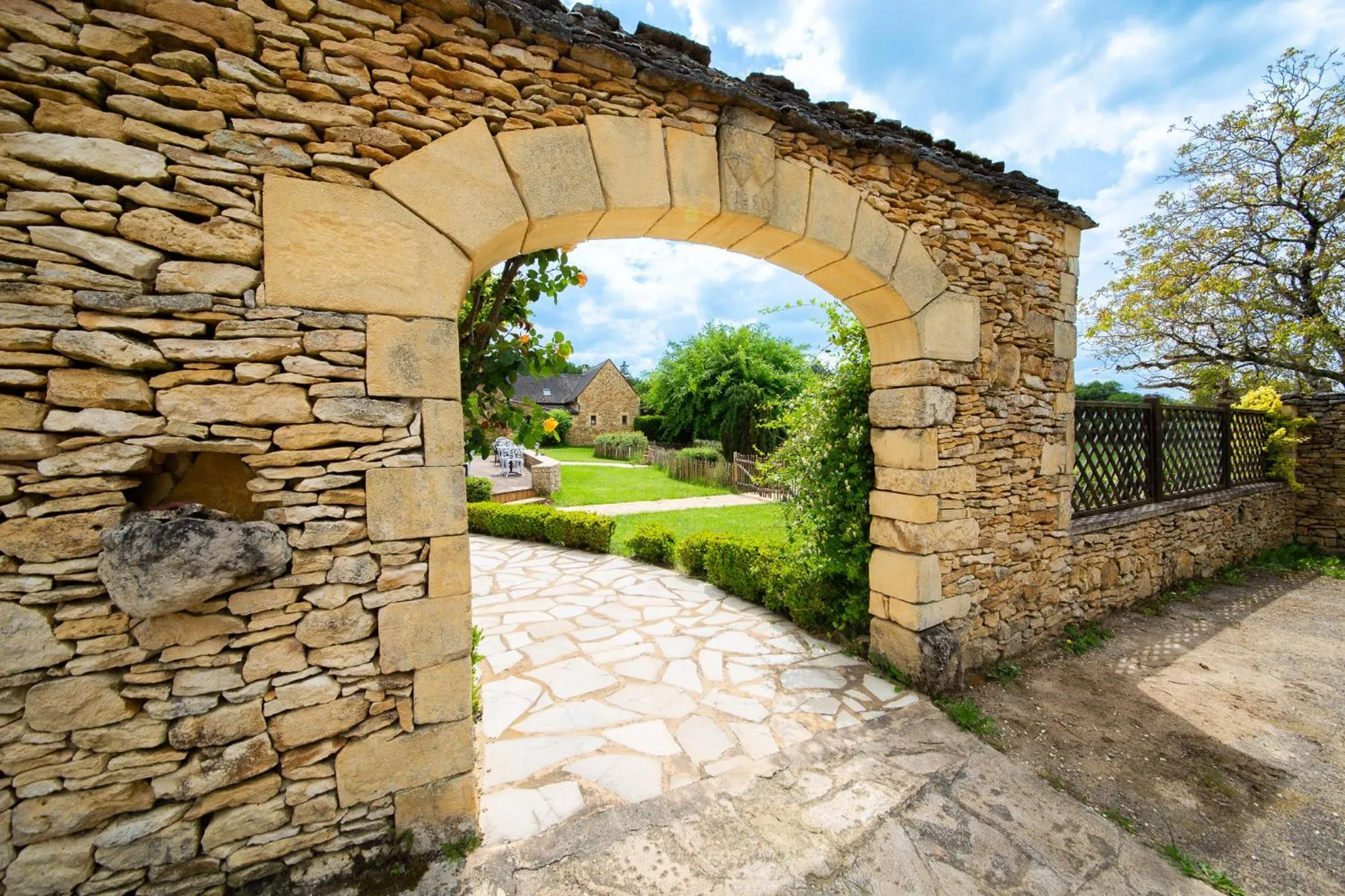 Facade/entrance in Hôtel de la Ferme Lamy