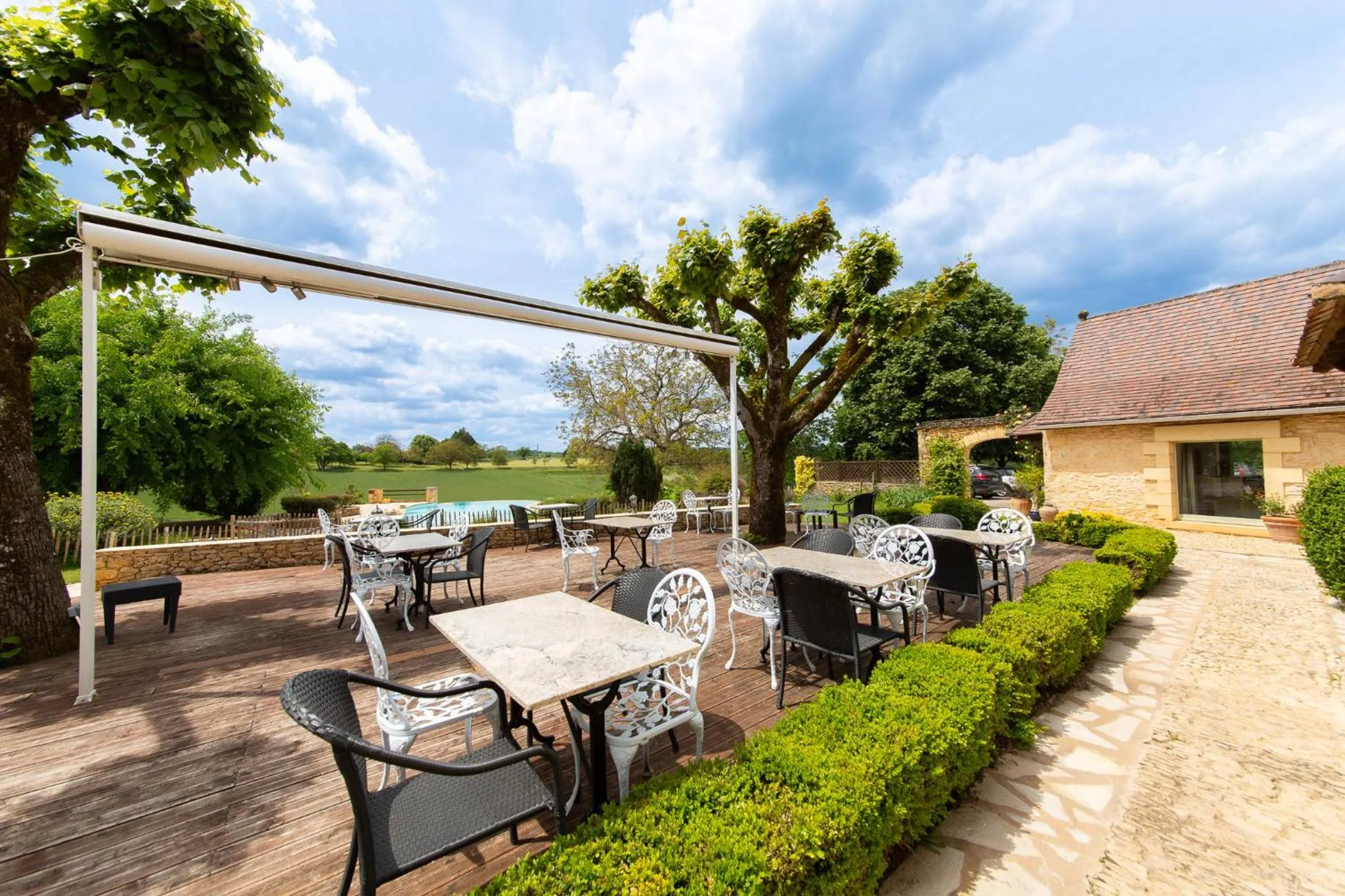 Patio in Hôtel de la Ferme Lamy