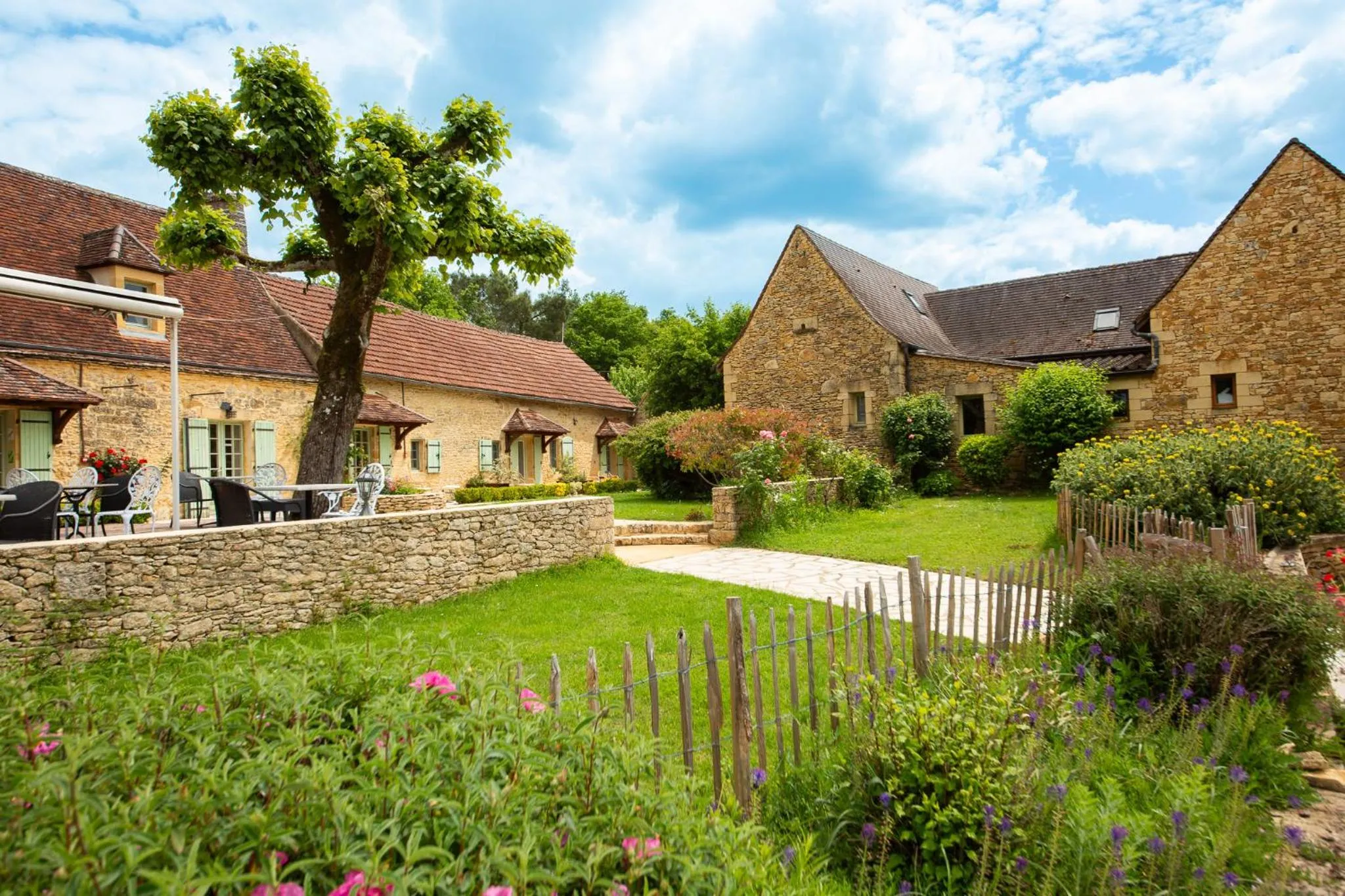 Garden in Hôtel de la Ferme Lamy