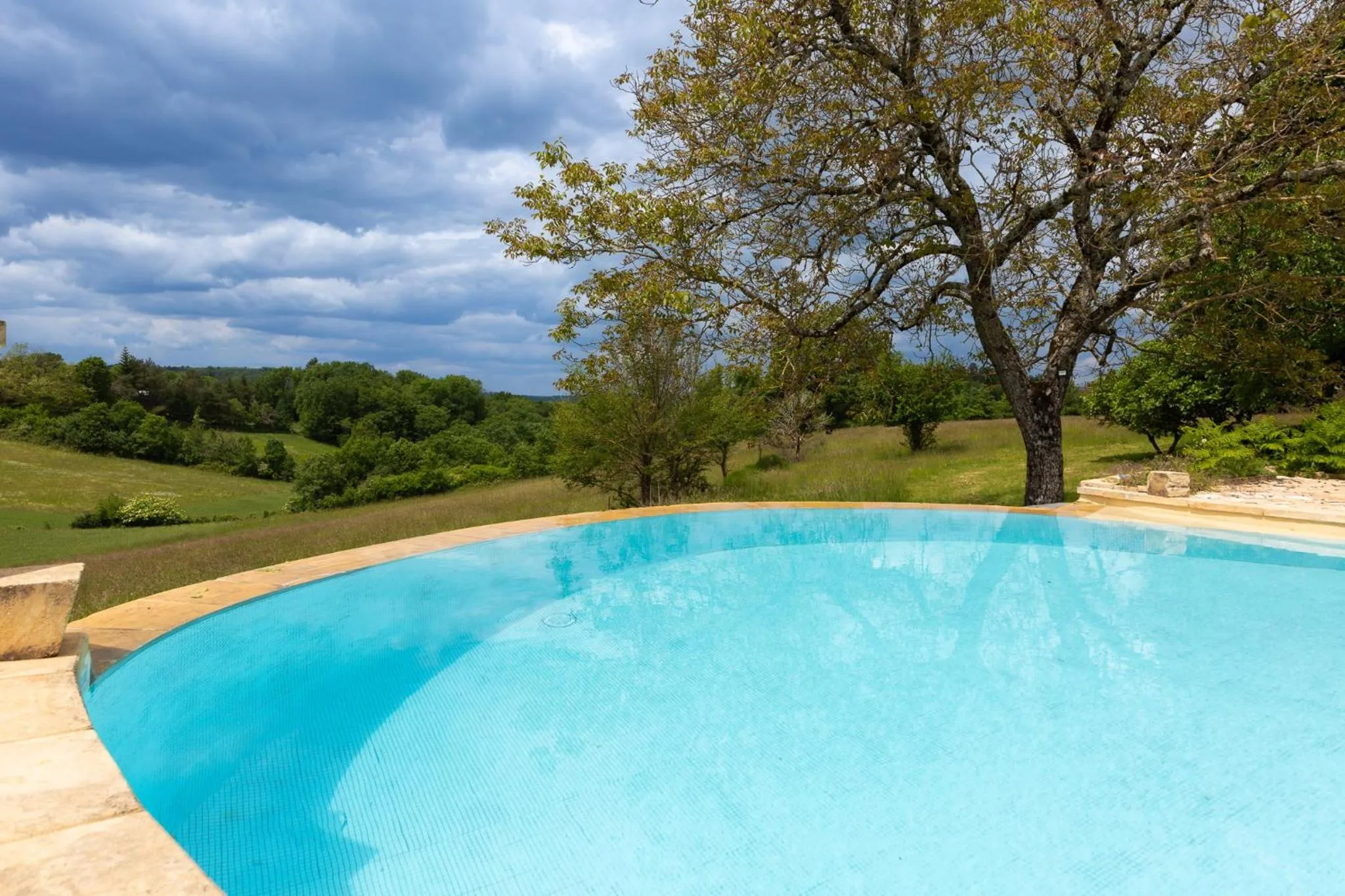 Swimming pool in Hôtel de la Ferme Lamy