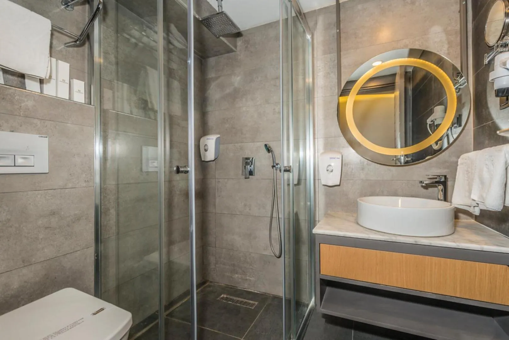 Laren Sea Side Hotel Spa