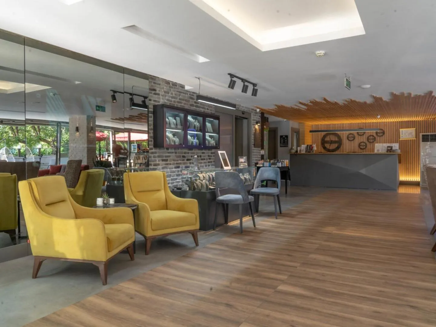 Lobby or reception in Laren Sea Side Hotel Spa