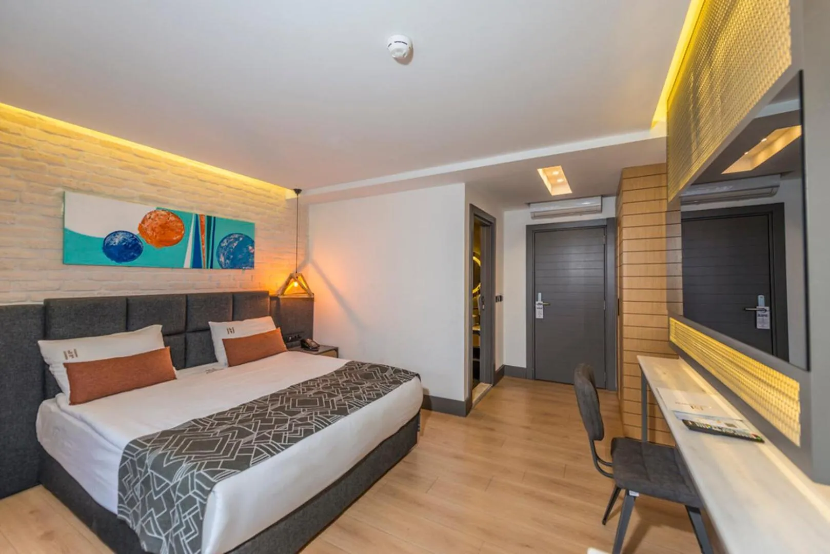 Photo of the whole room, Bed in Laren Sea Side Hotel Spa