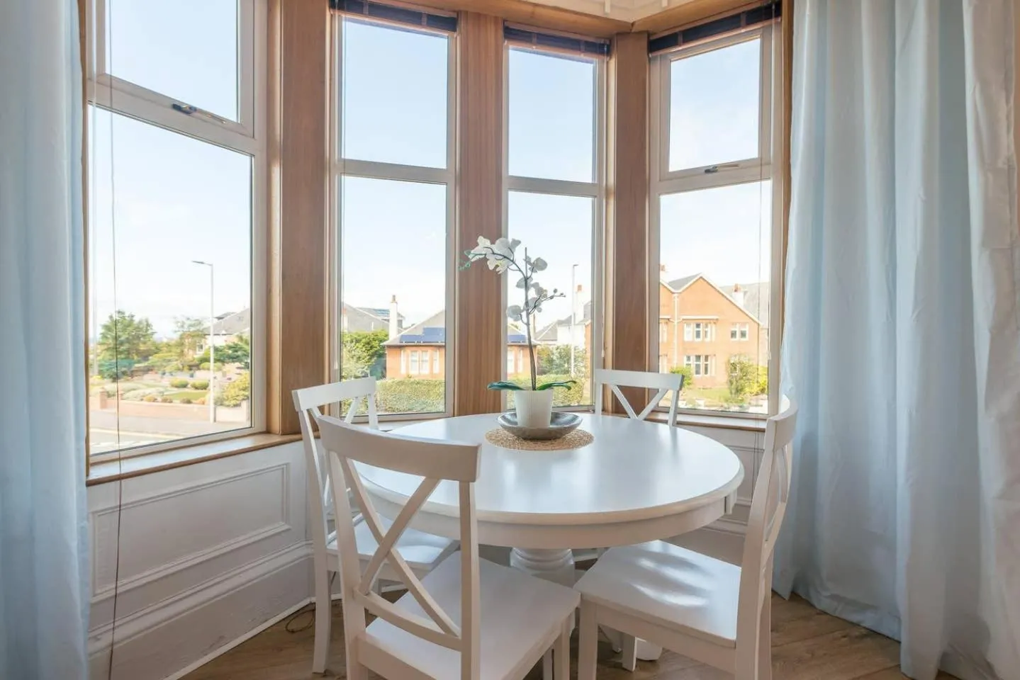 Dining area in Arran View