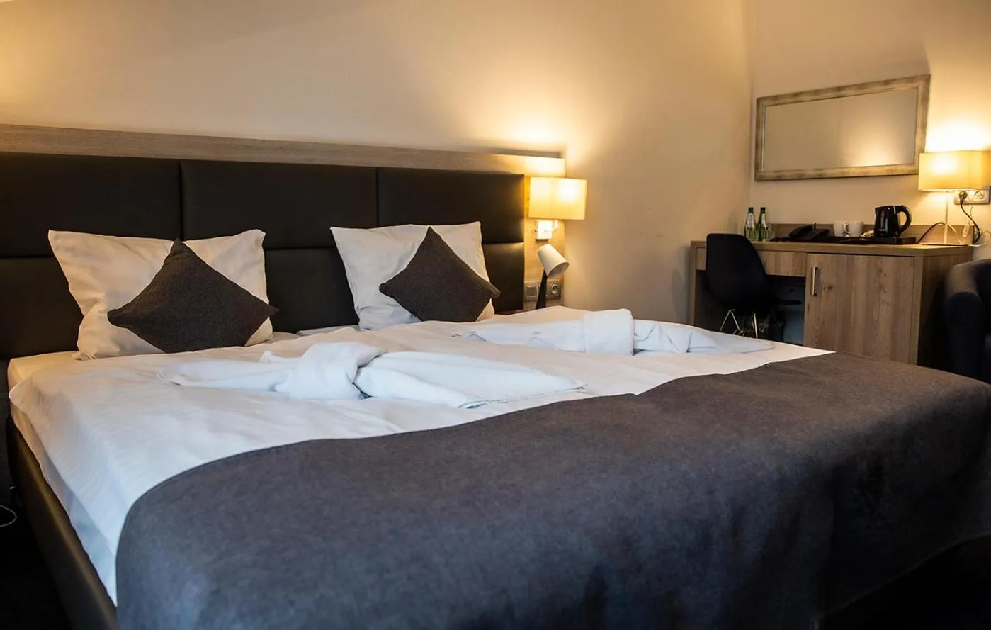 Bed in Jurajski Kryształ