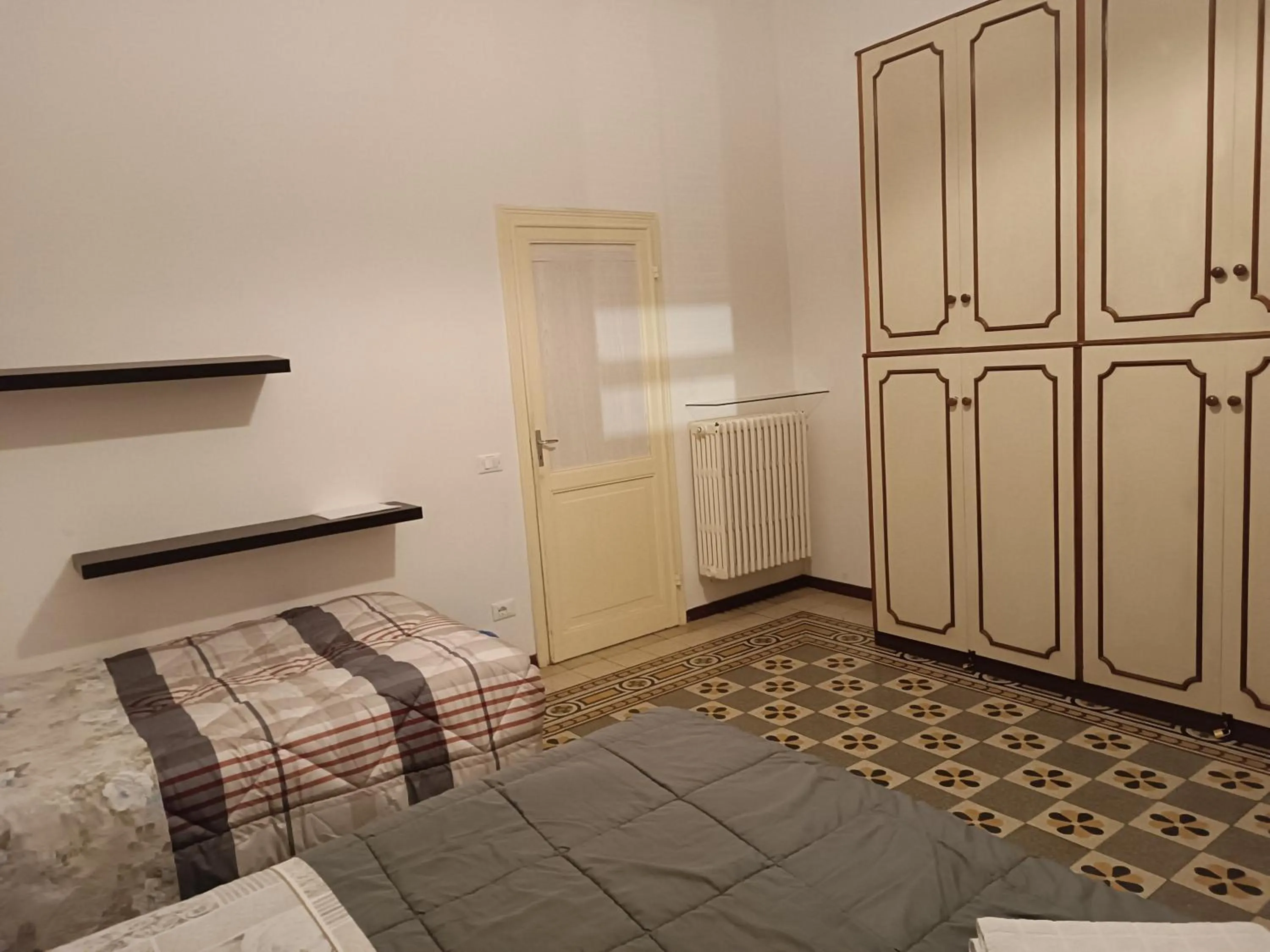 Basic Triple Room with Shared Bathroom in B&B Matteotti 23