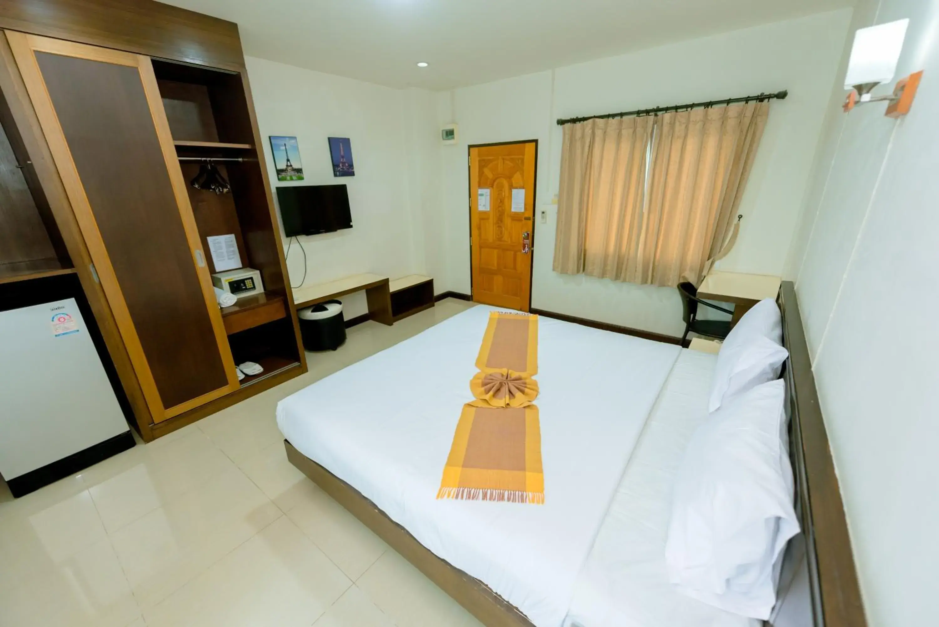 Bed in BANDER HOTEL Bed in BANDER HOTEL