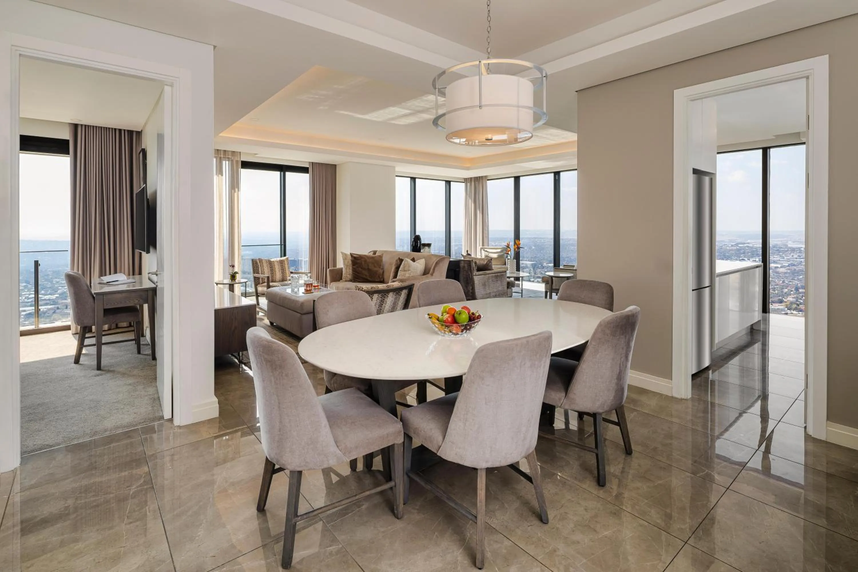 Photo of the whole room in The Leonardo