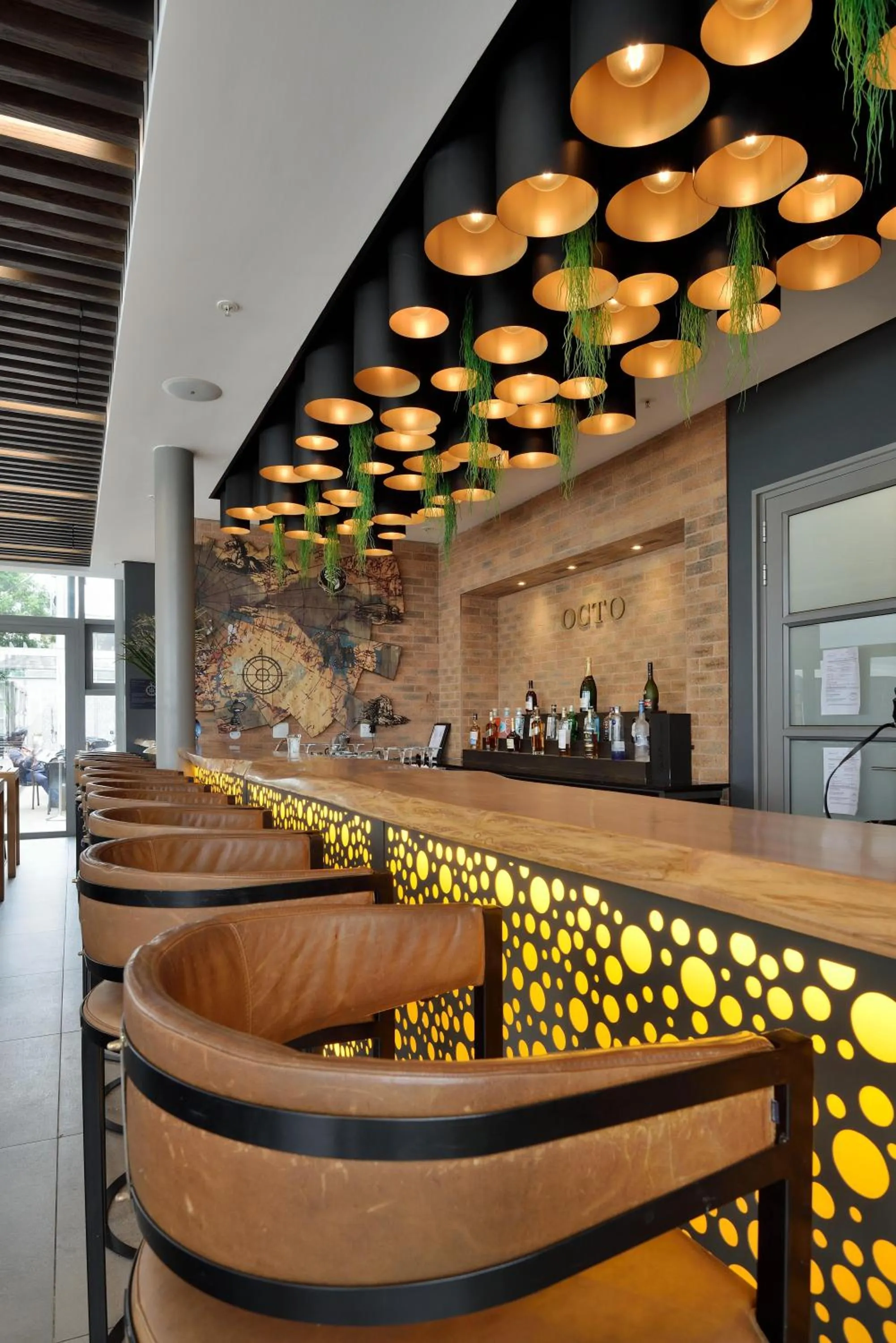 Lounge or bar in The Leonardo