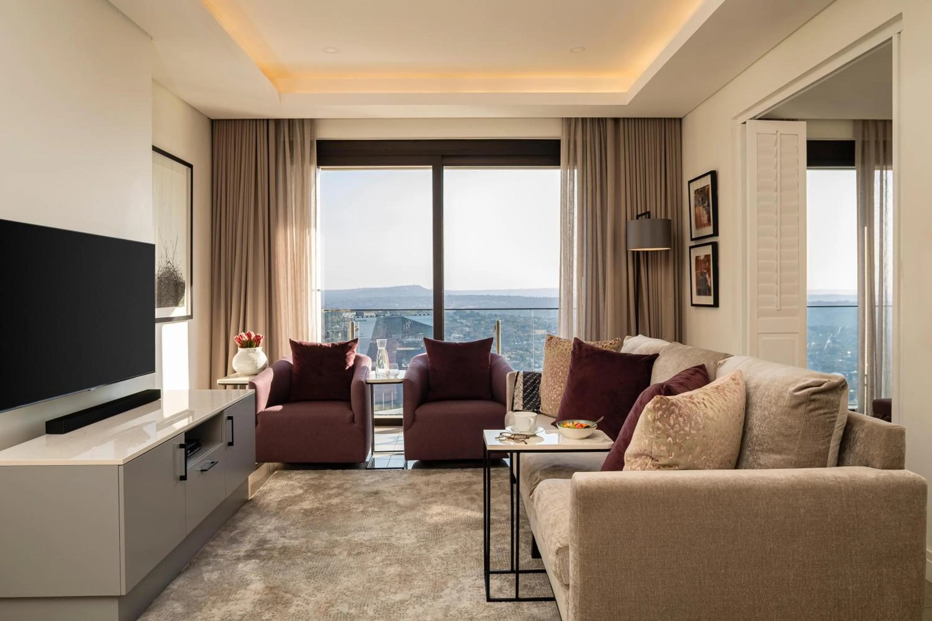 Photo of the whole room in The Leonardo