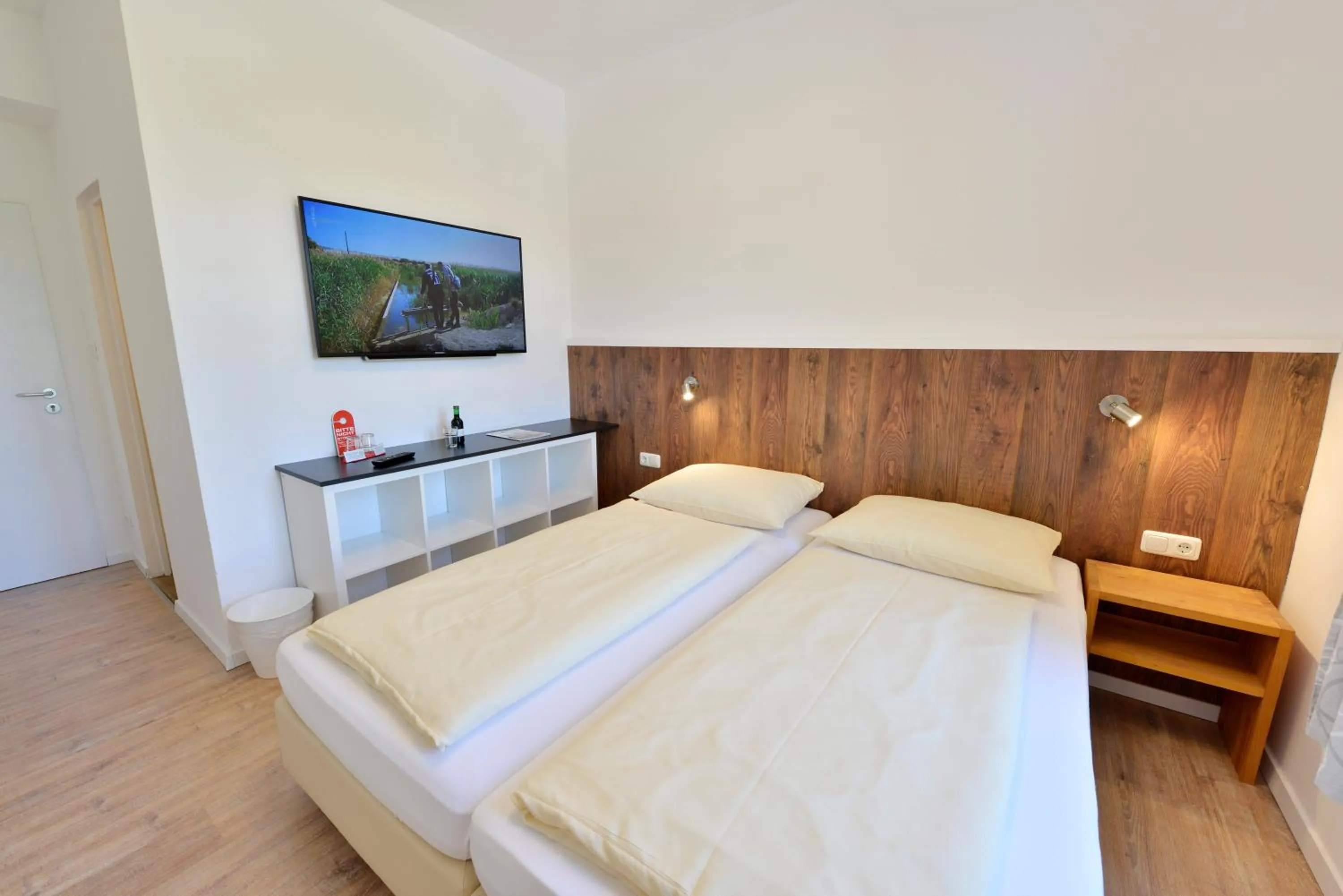 Photo of the whole room, Bed in Hotel Garni Pension Gambrinus