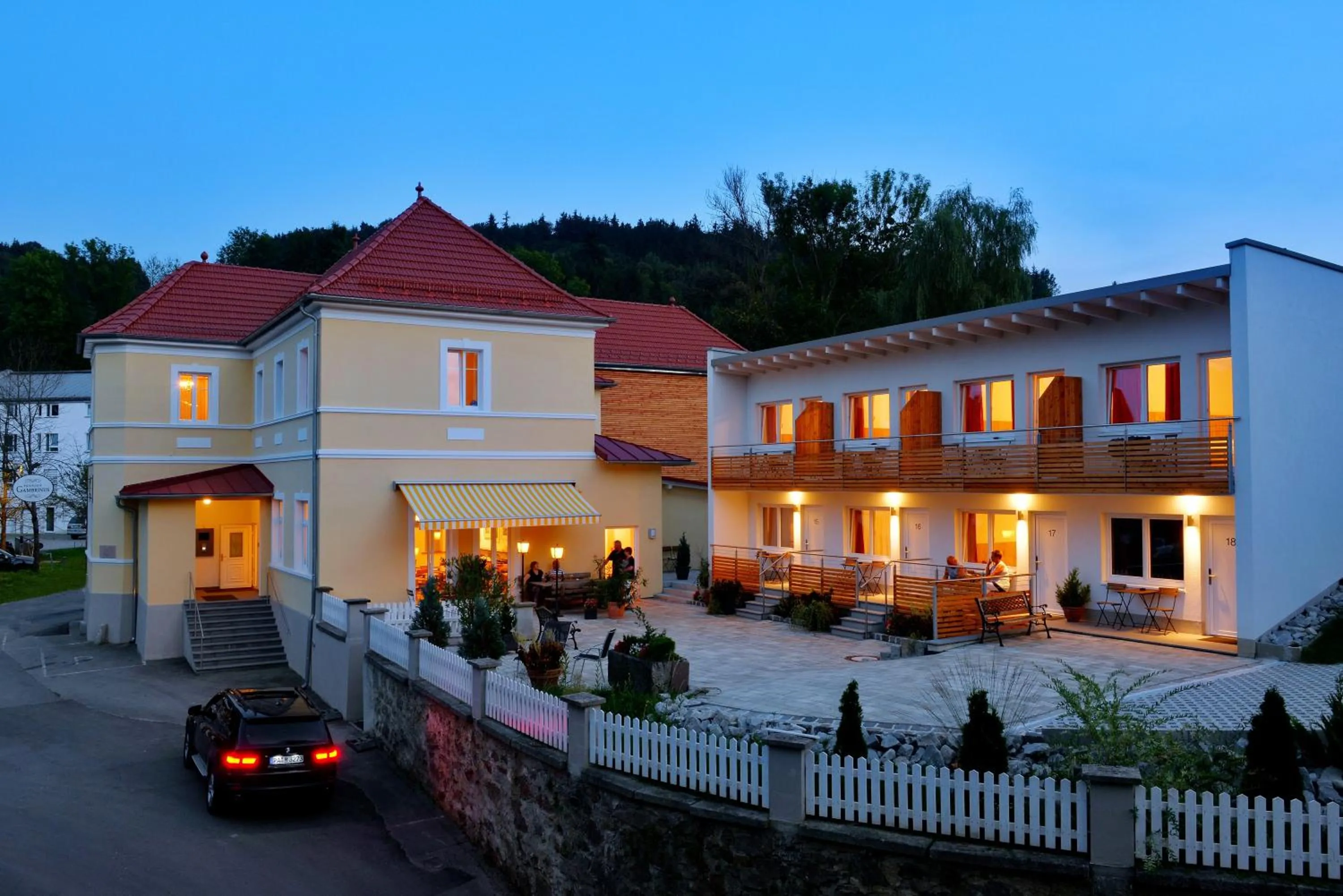 Property building in Hotel Garni Pension Gambrinus