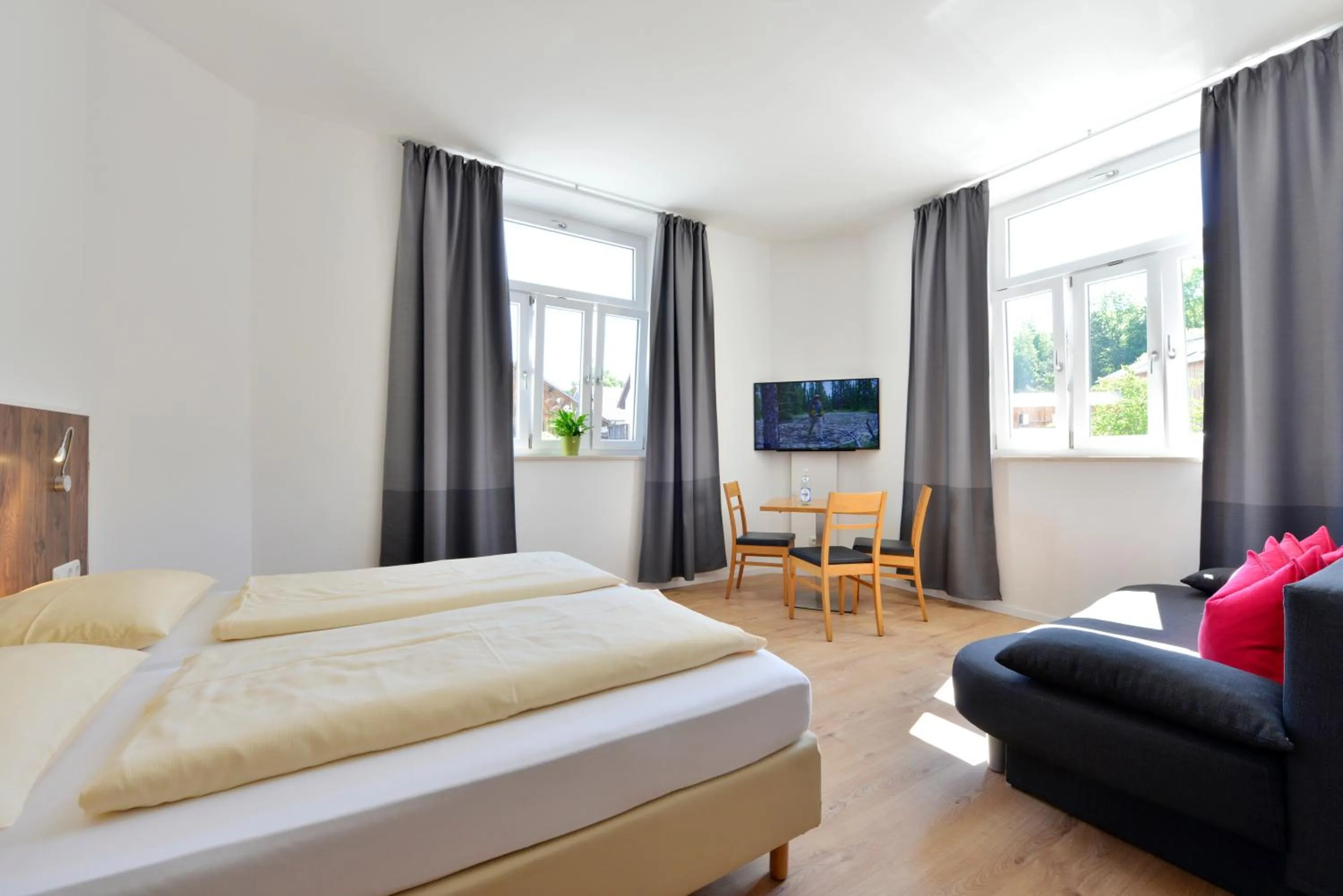Photo of the whole room, Bed in Hotel Garni Pension Gambrinus