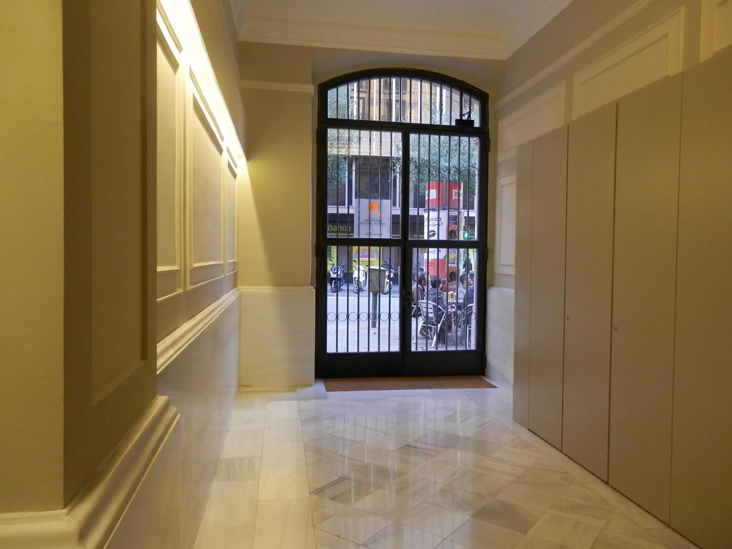 Area and facilities in Barcelona Central Garden Hostal