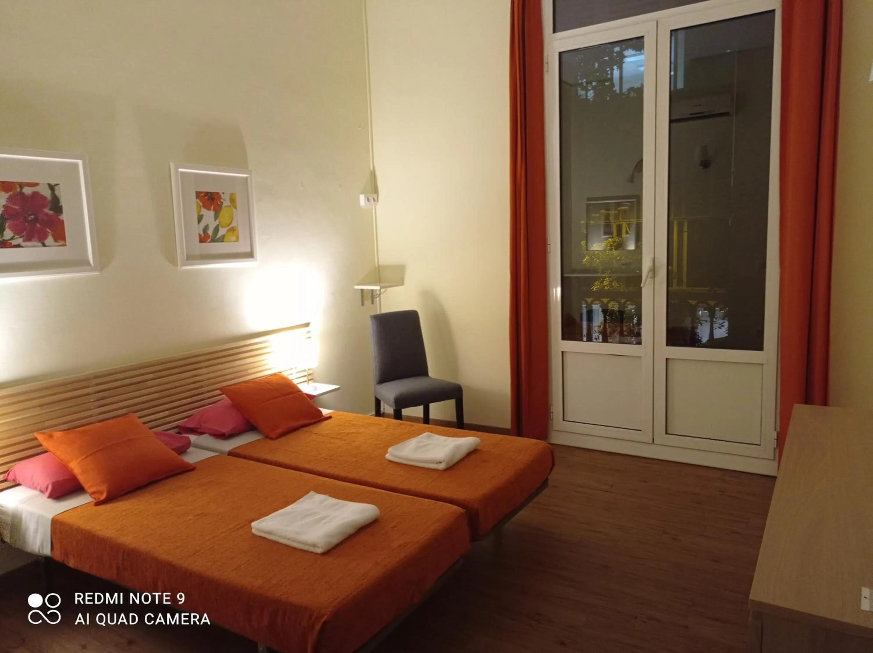 Barcelona Central Garden Hostal