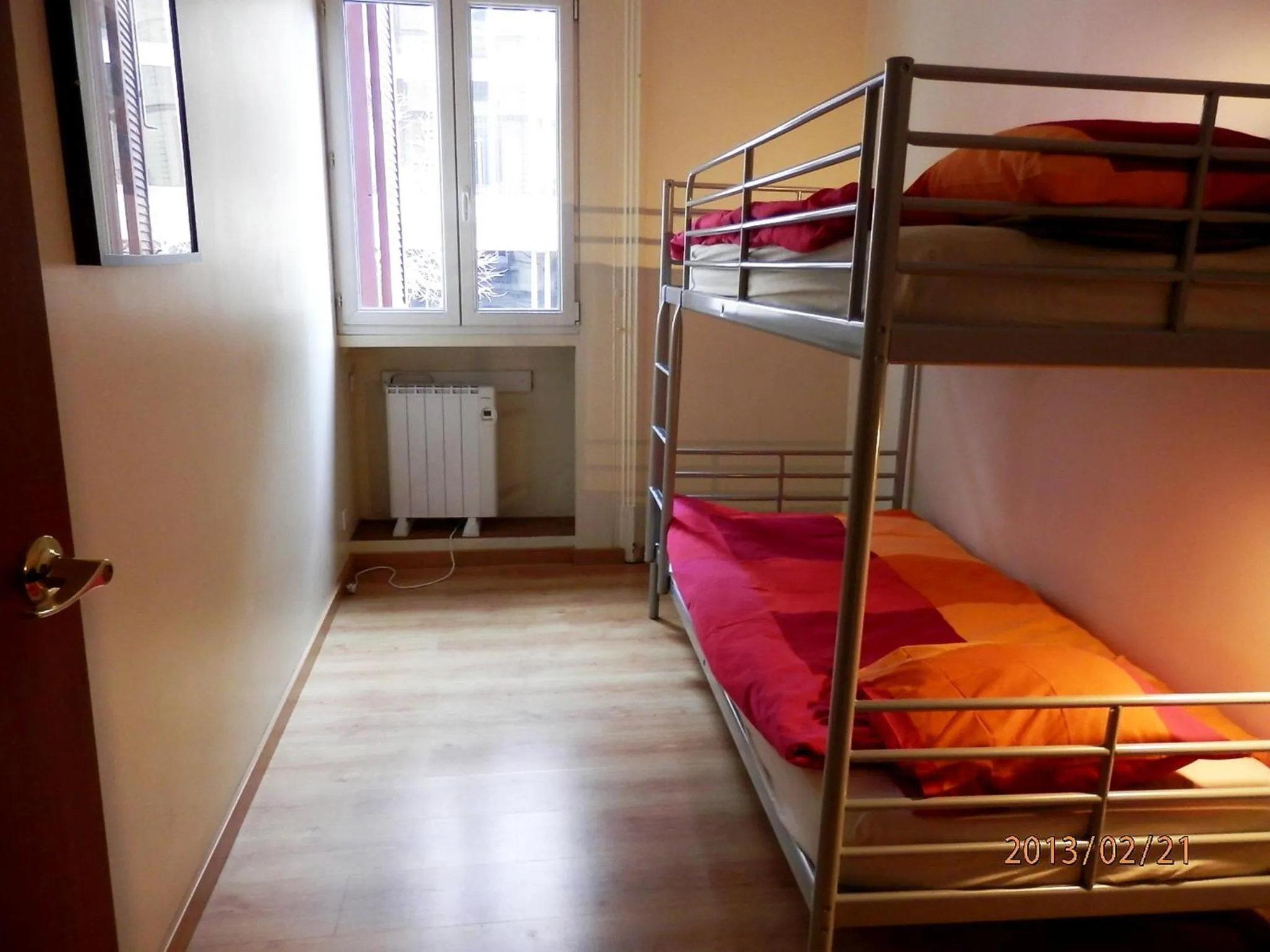 Photo of the whole room, Bed in Barcelona Central Garden Hostal