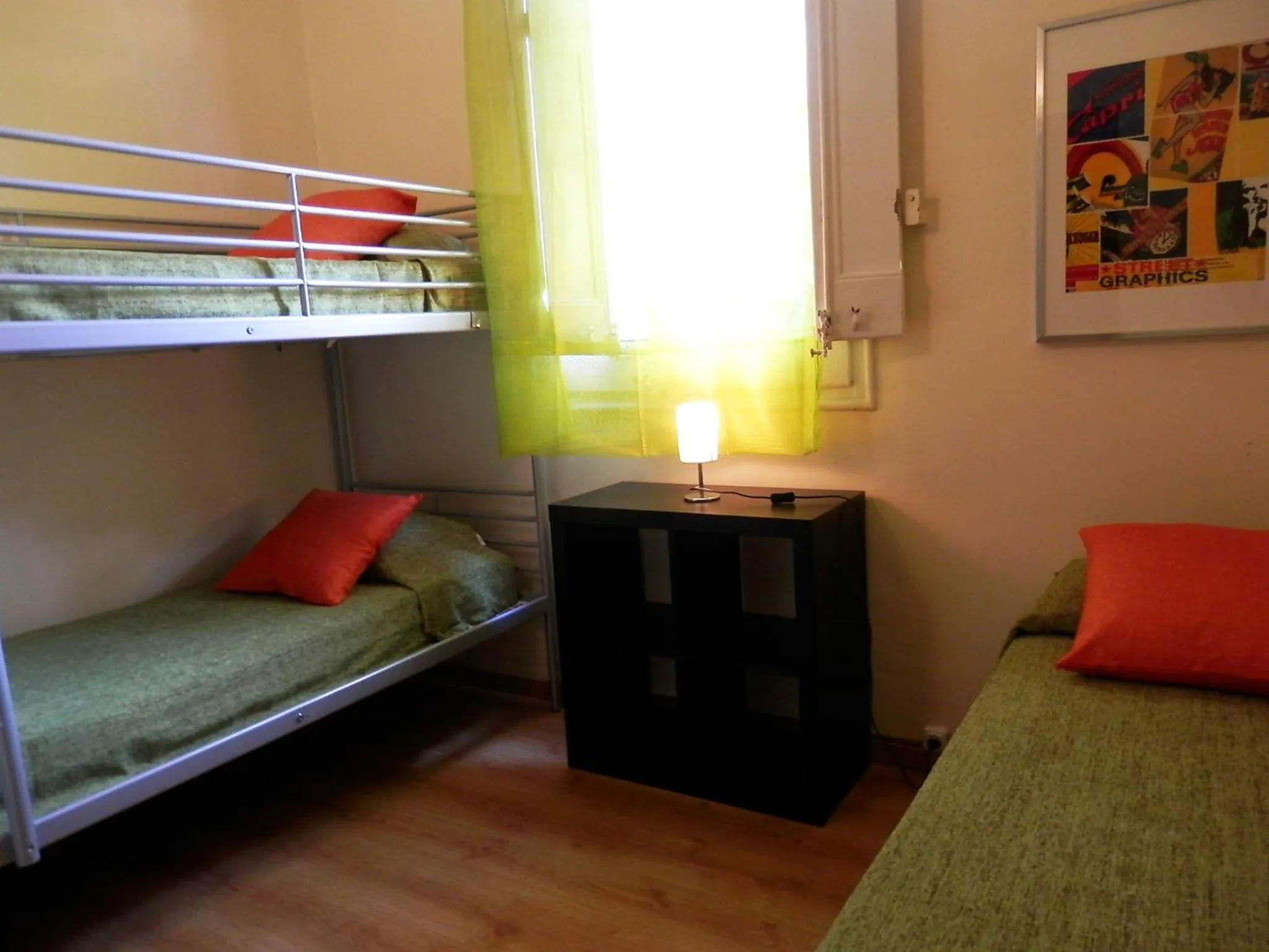 Photo of the whole room, Bed in Barcelona Central Garden Hostal