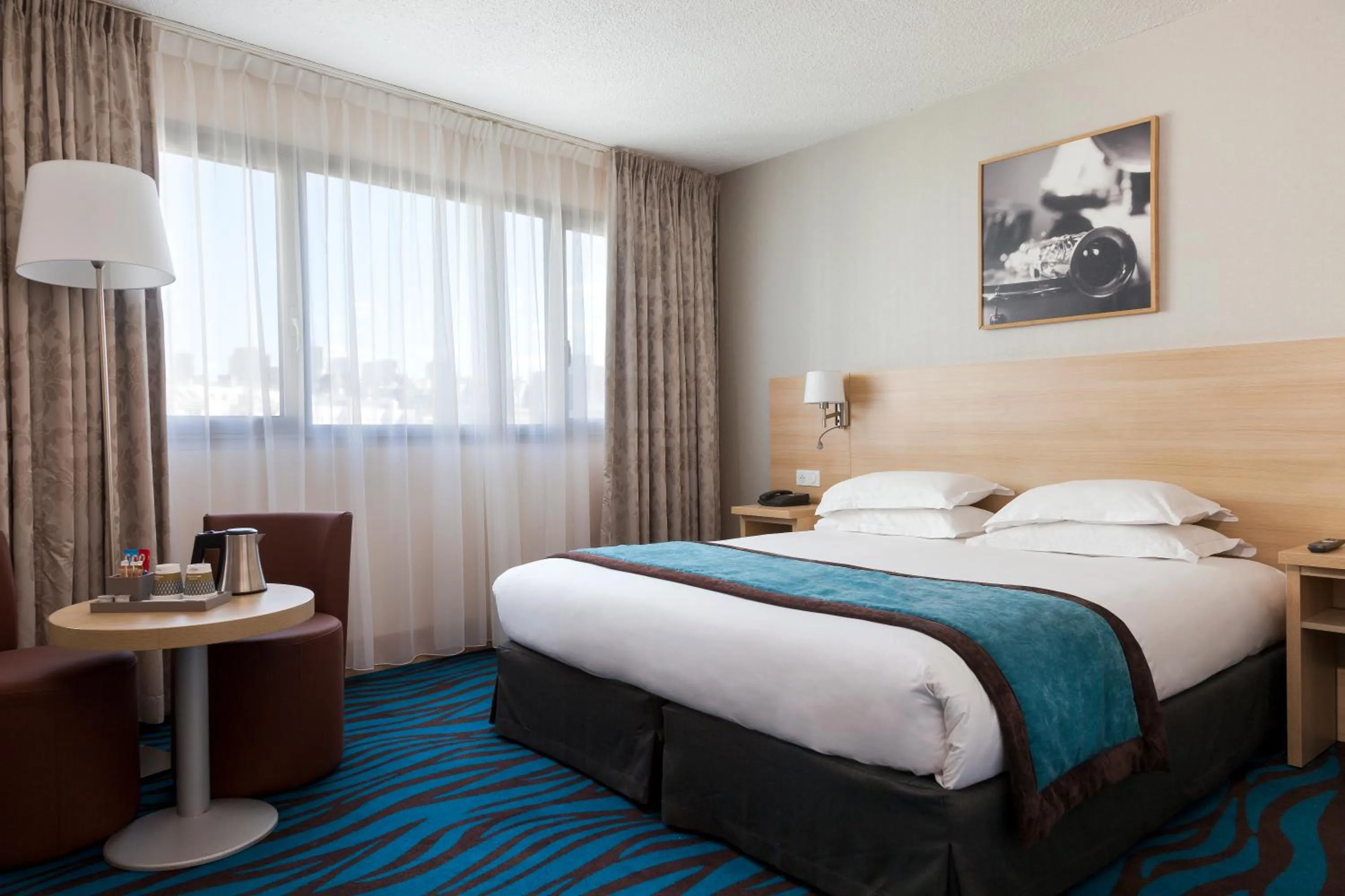 Day, Bed in Mercure Paris 19 Philharmonie La Villette