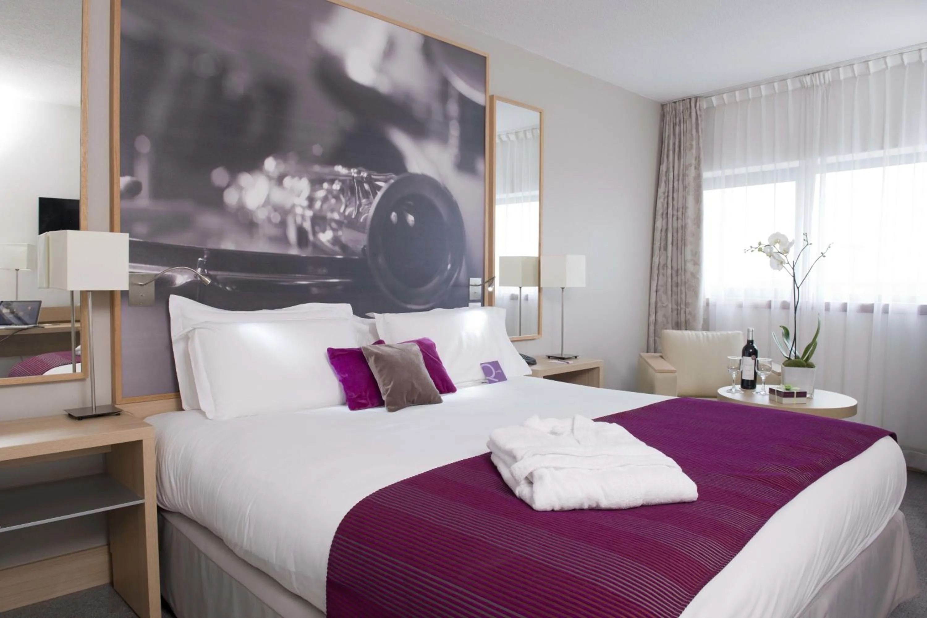 Photo of the whole room, Bed in Mercure Paris 19 Philharmonie La Villette