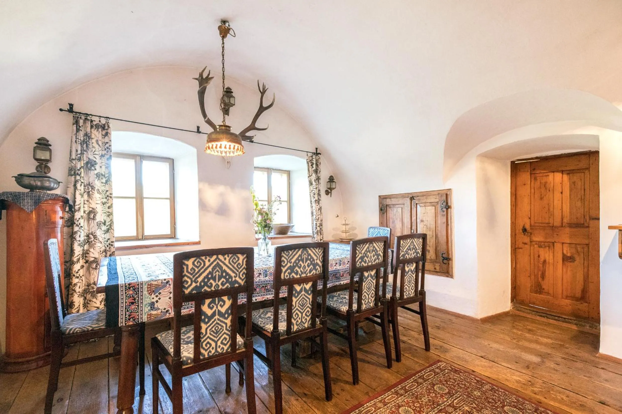 Dining area in Chalet Hinterbreiteneben