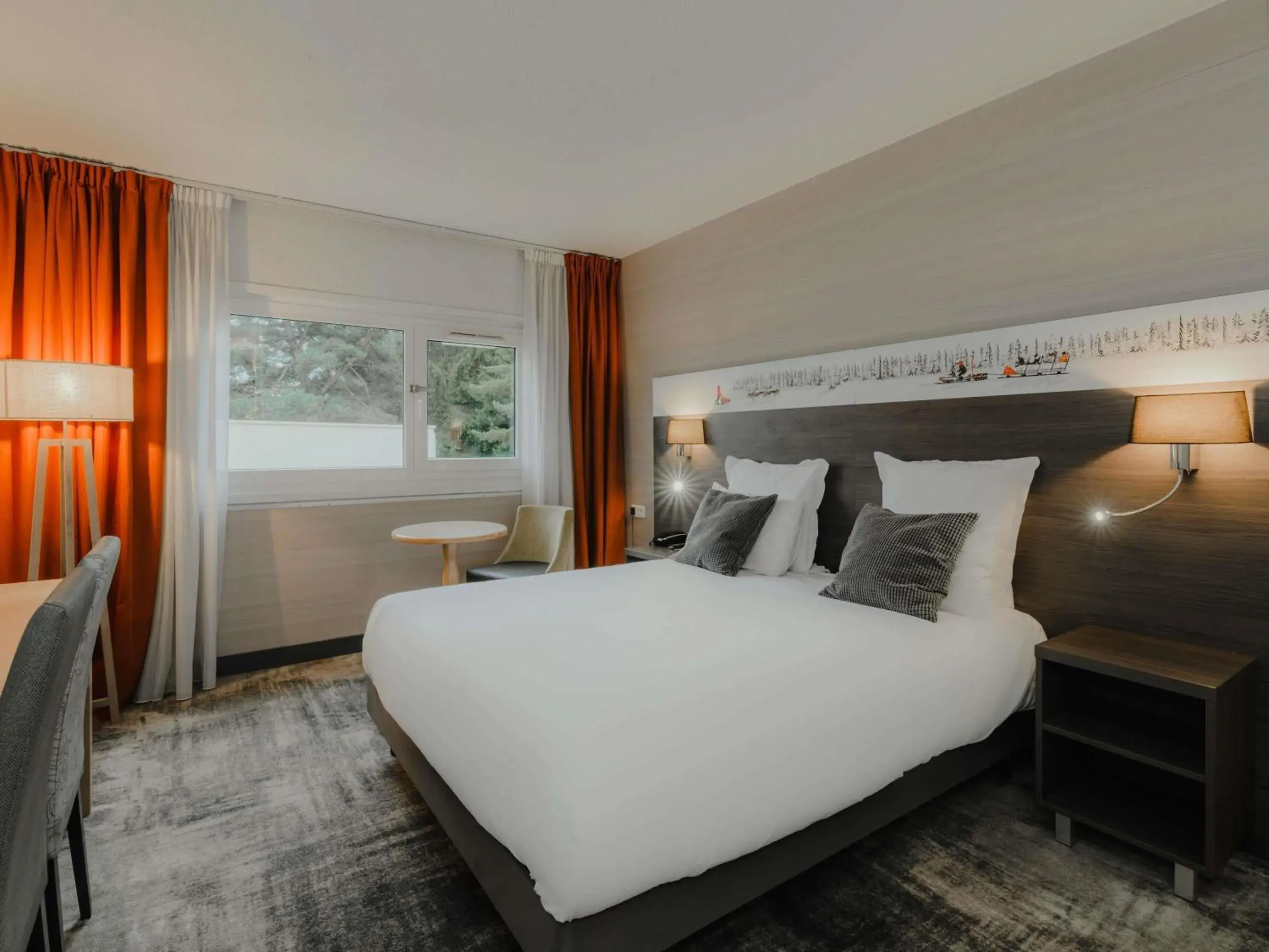 Bedroom, Bed in Mercure Annecy Sud Bedroom, Bed in Mercure Annecy Sud