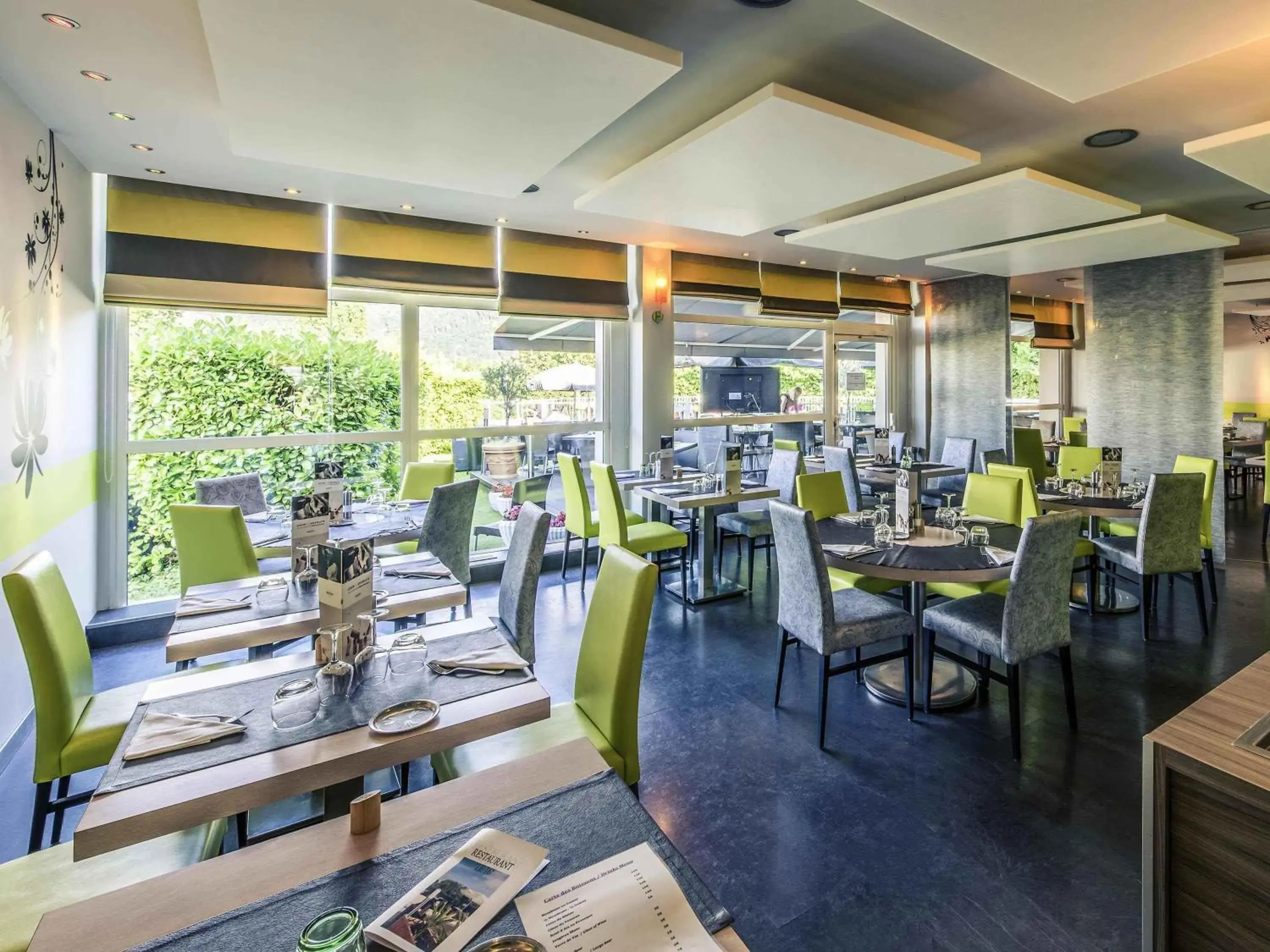 Property building in Mercure Annecy Sud Property building in Mercure Annecy Sud