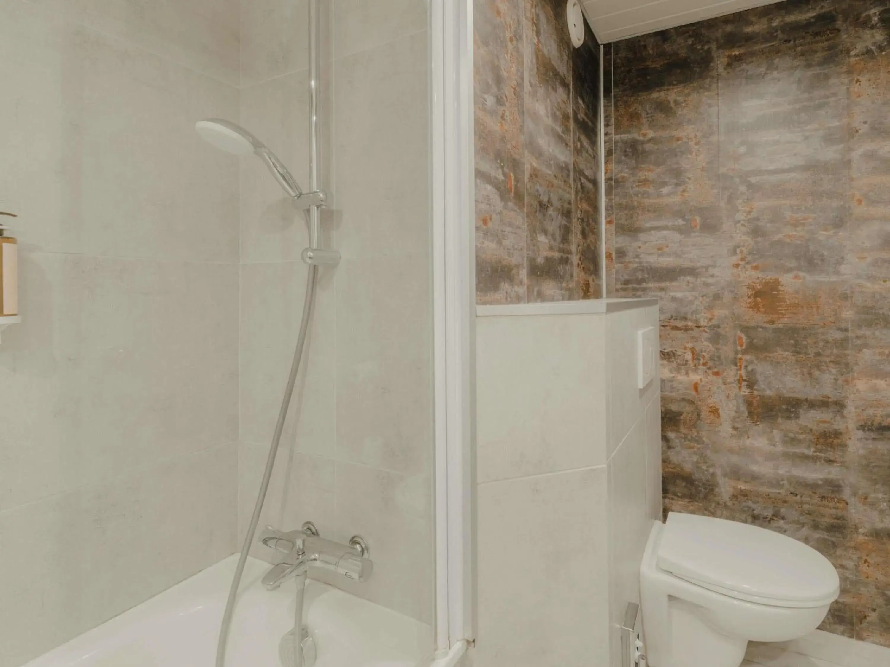 Bedroom in Mercure Annecy Sud Bedroom in Mercure Annecy Sud