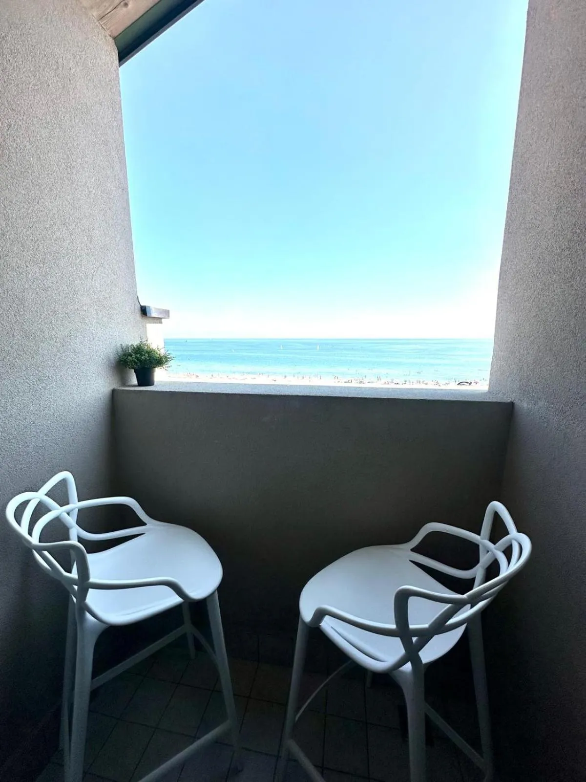 Balcony/Terrace in Hotel Liberty Beach - Parking & Beach