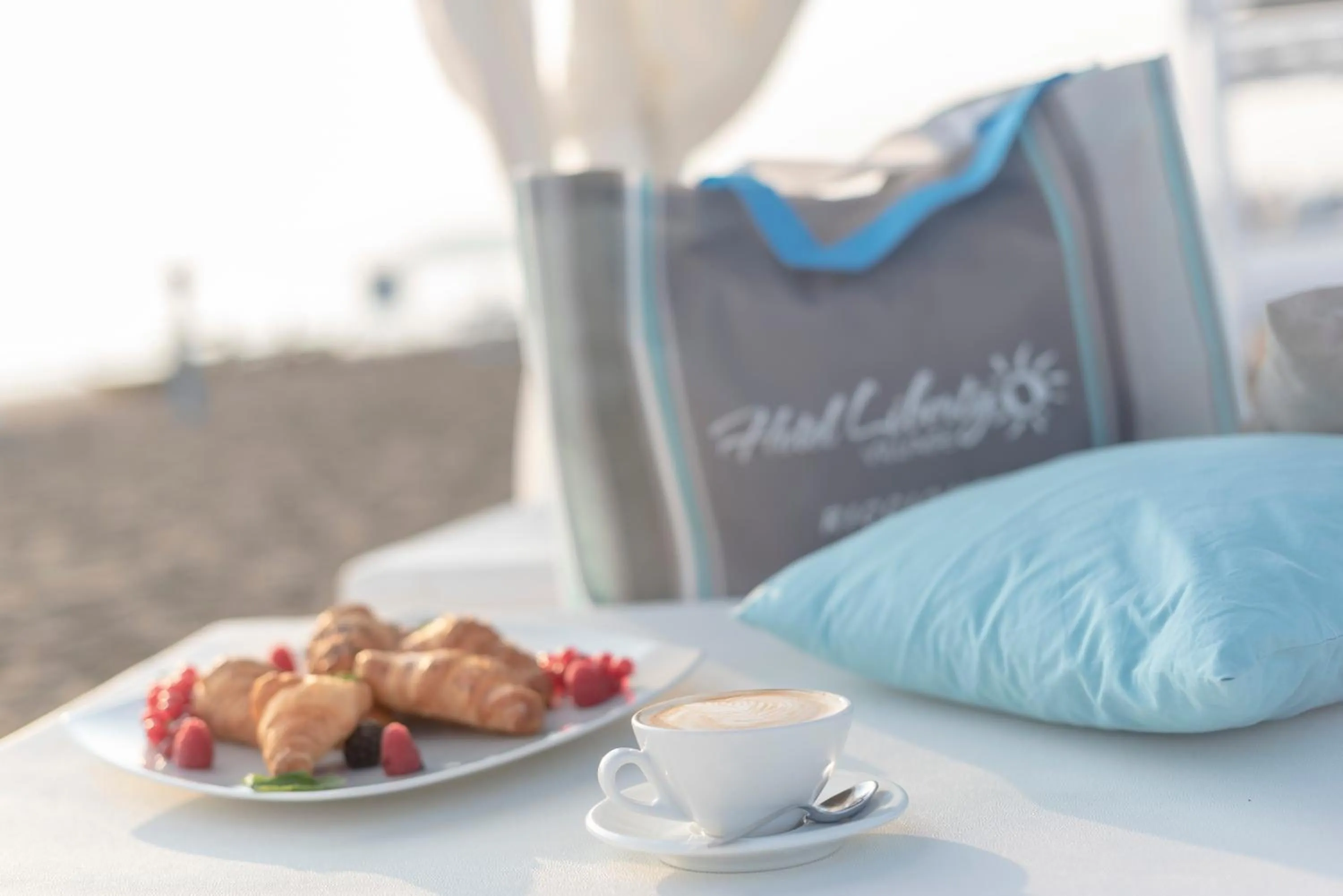 Beach in Hotel Liberty Beach - Parking & Beach