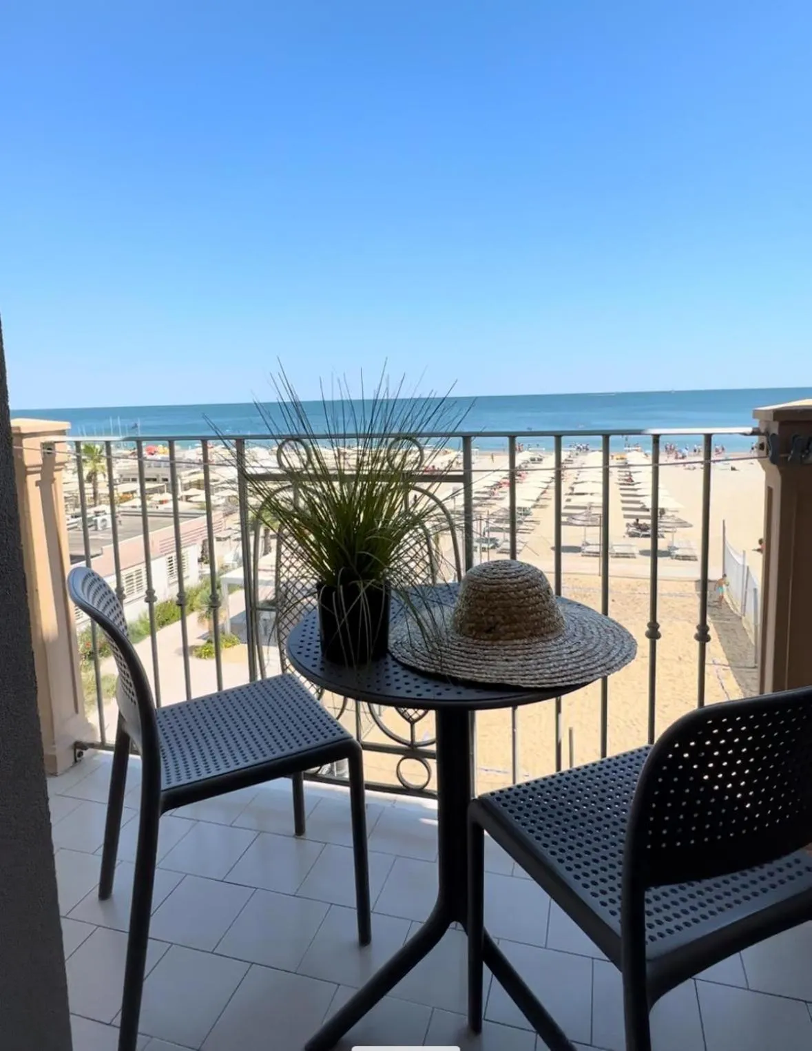 Balcony/Terrace in Hotel Liberty Beach - Parking & Beach