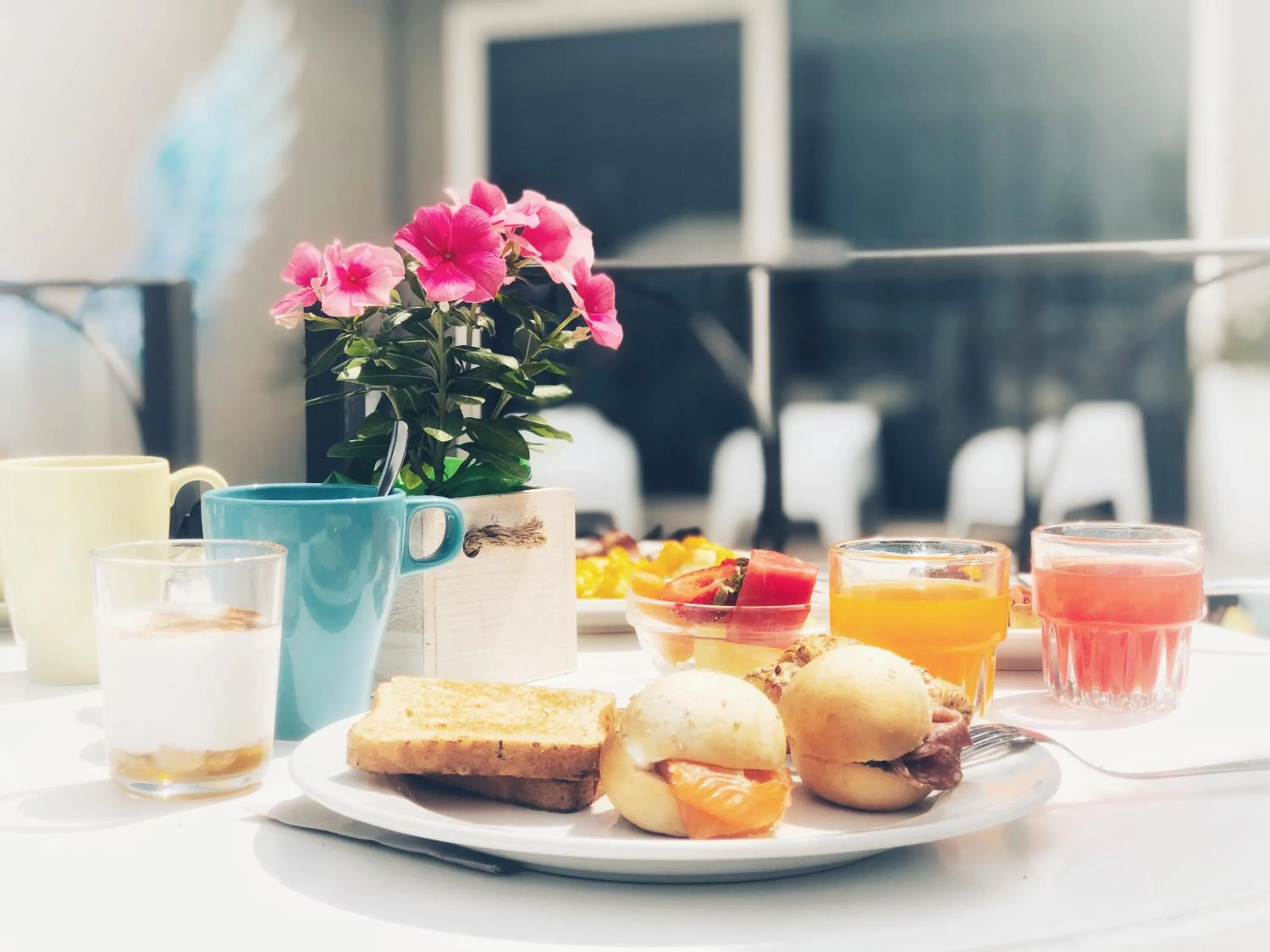 Continental breakfast in Hotel Liberty Beach - Parking & Beach