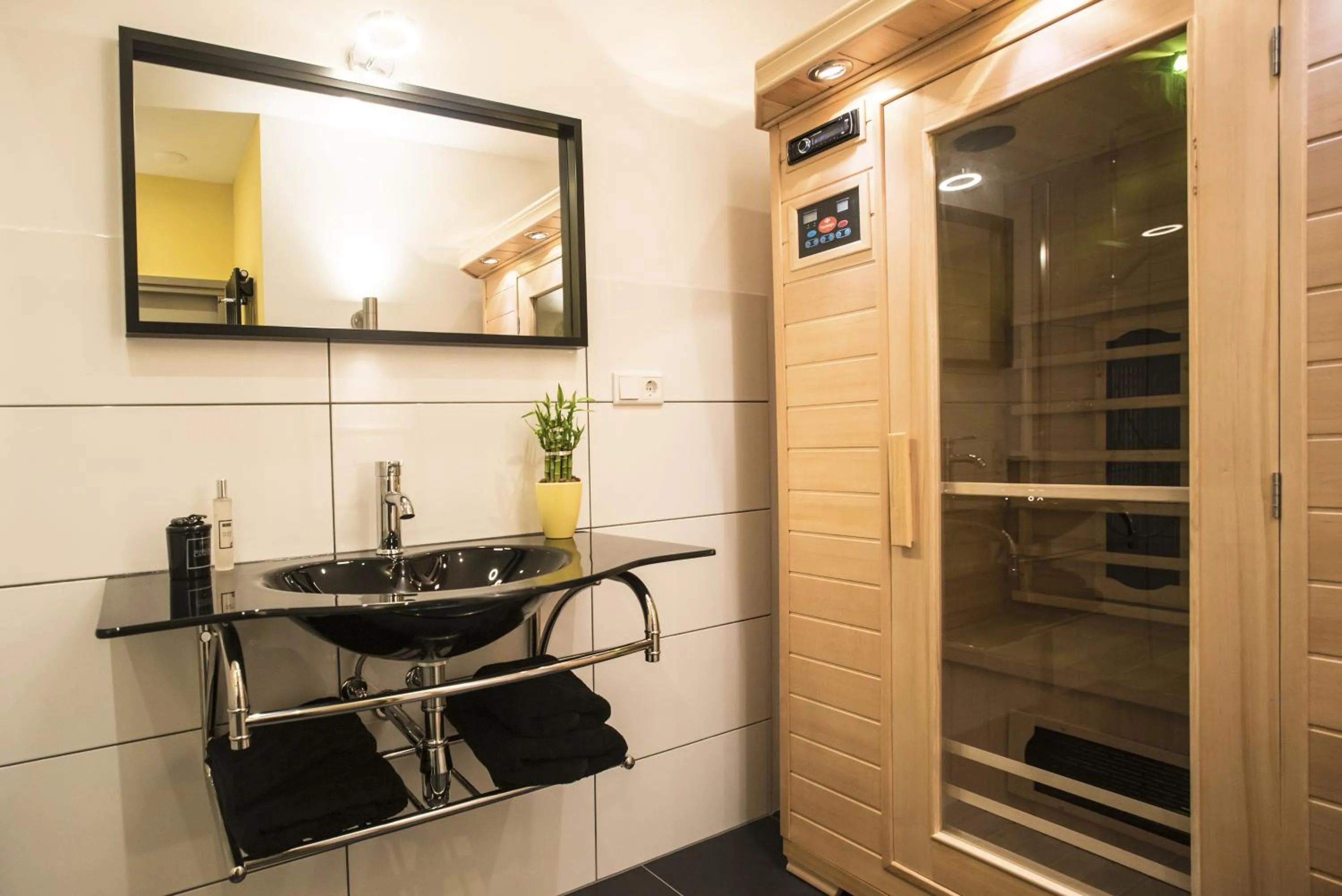 Shower in Amsterdam House of Arts & Crafts