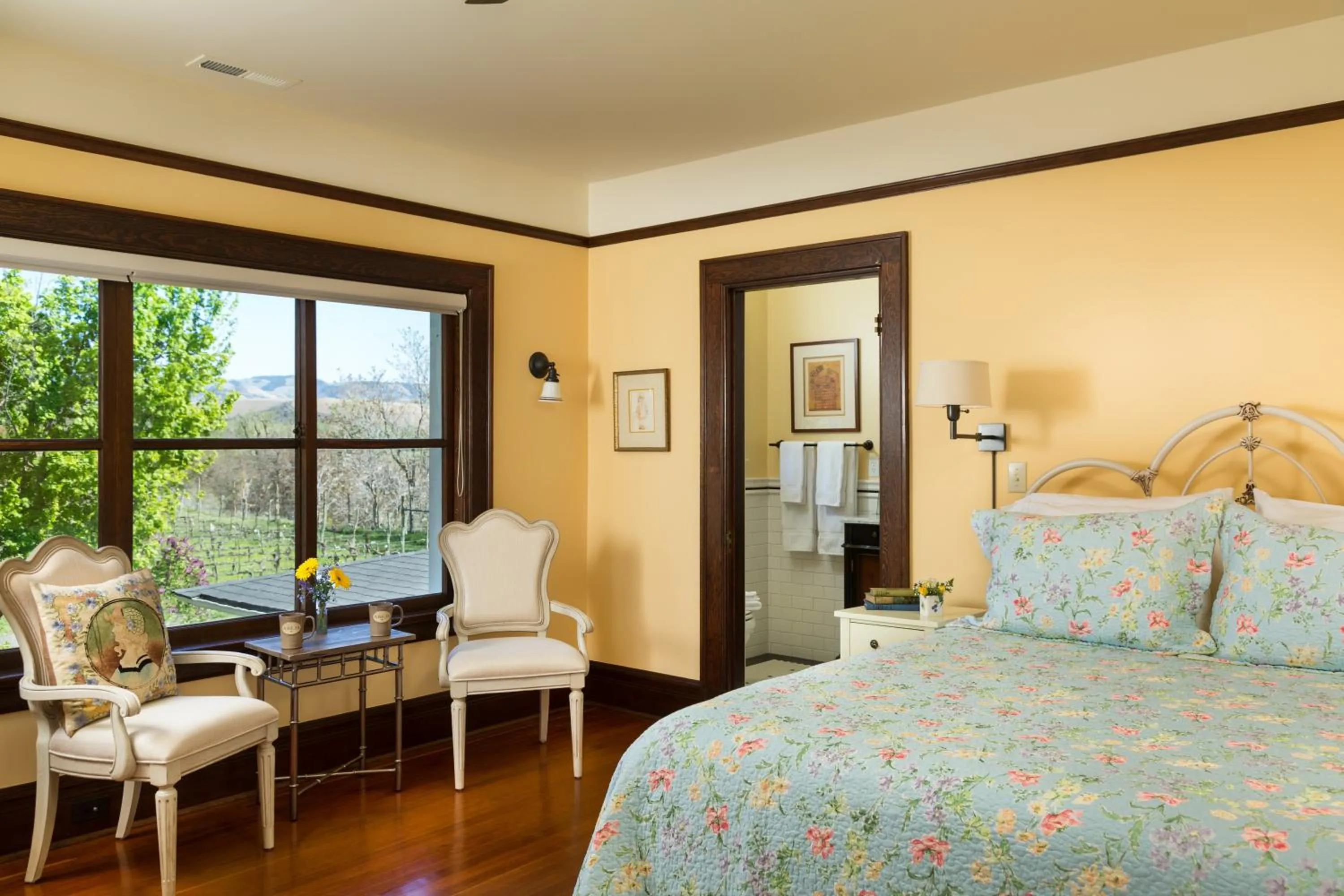 Bed in The Inn at Abeja