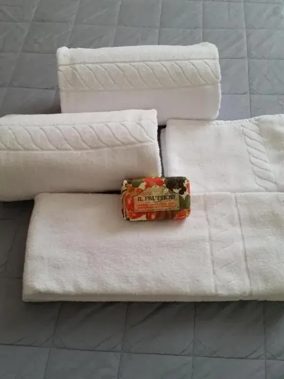 Single Room with Bathroom in Residenza Del Turista Single Room with Bathroom in Residenza Del Turista