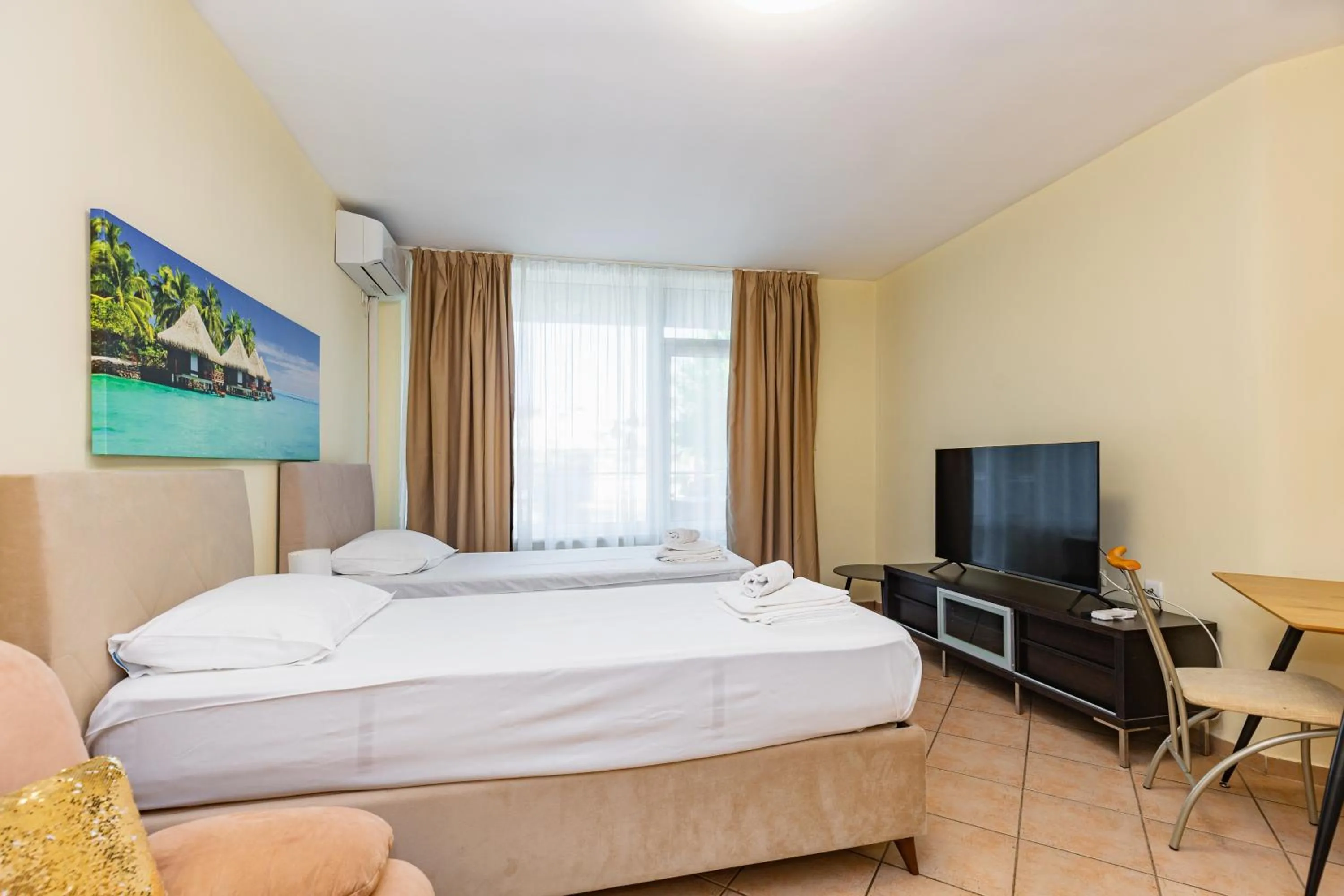 TV and multimedia, Bed in Favorit Aparthotel