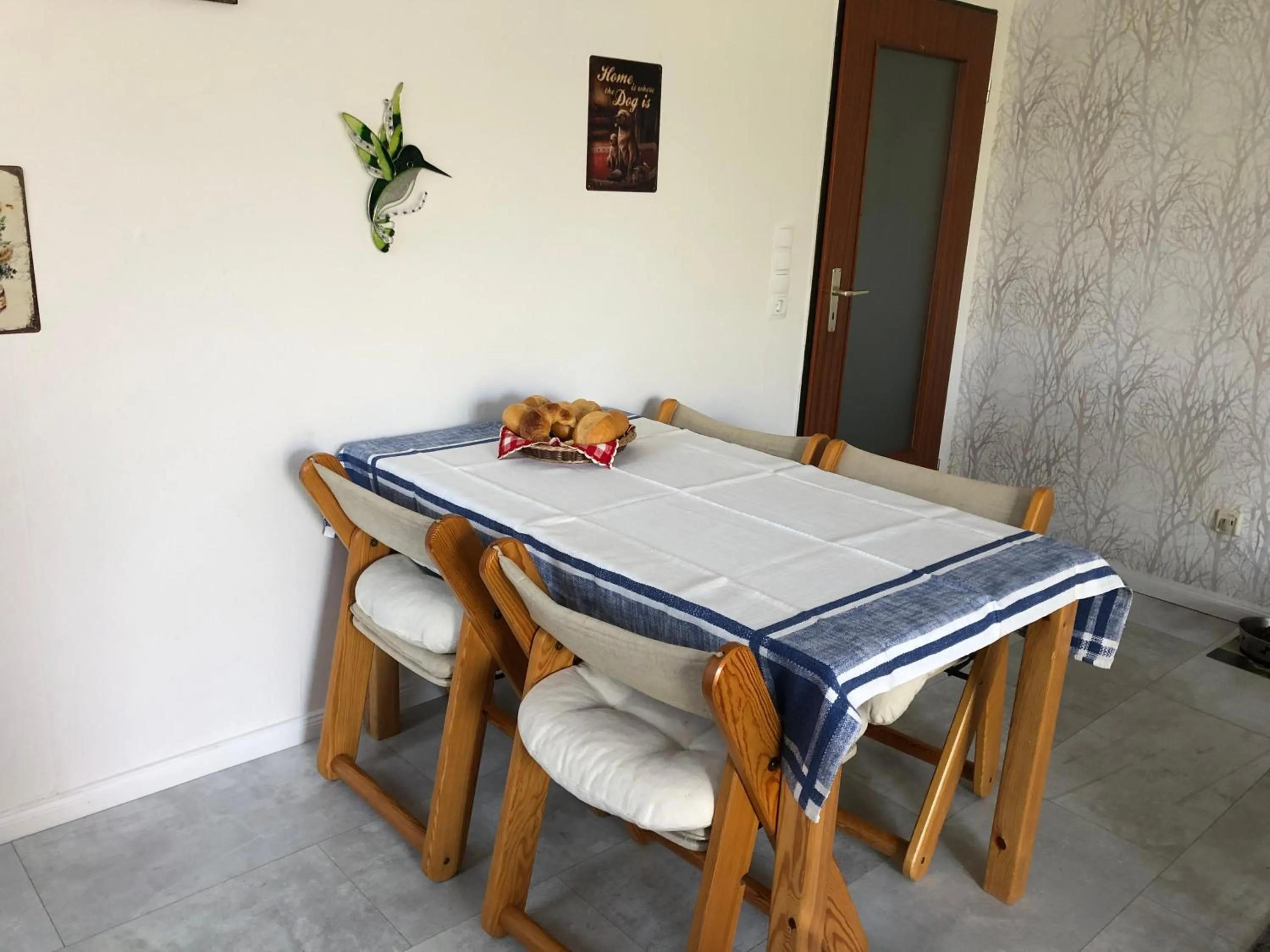 Dining area in Alicia