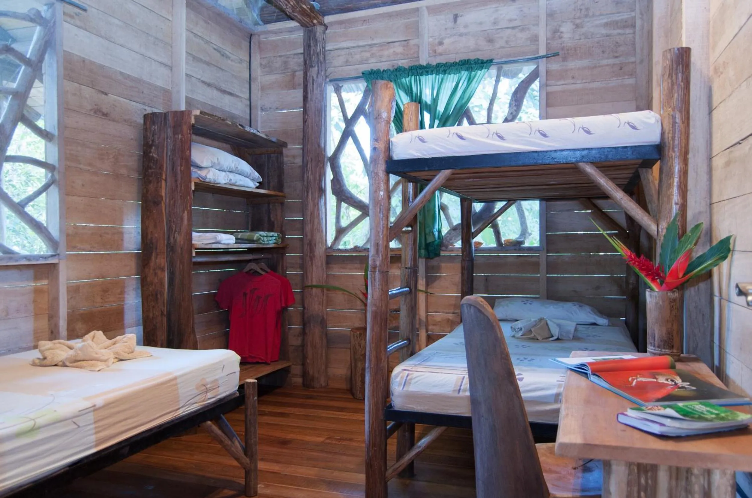 Photo of the whole room, Bed in Danta Corcovado Lodge