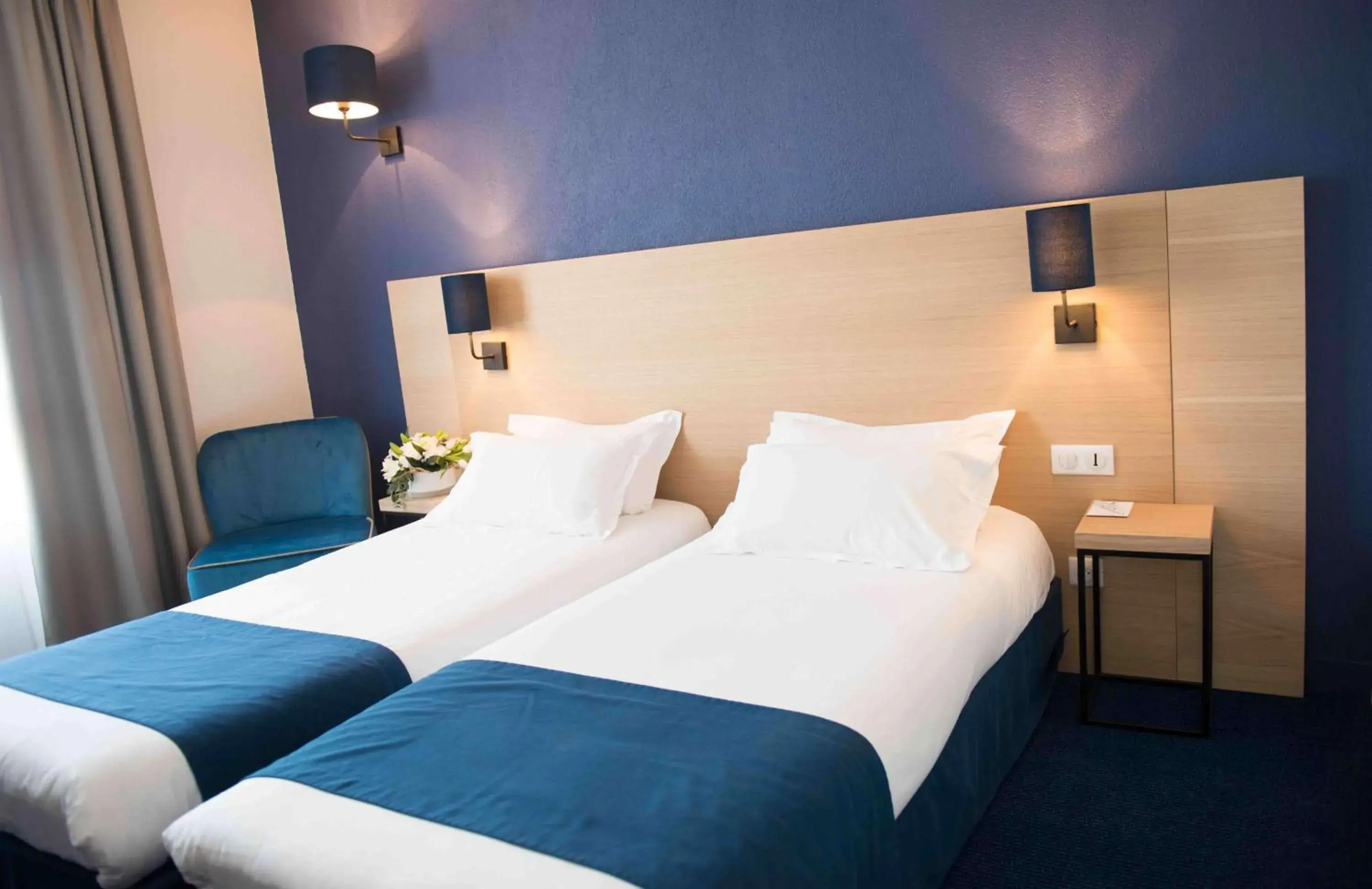 Photo of the whole room, Bed in Best Western Hôtel Le Sud Photo of the whole room, Bed in Best Western Hôtel Le Sud