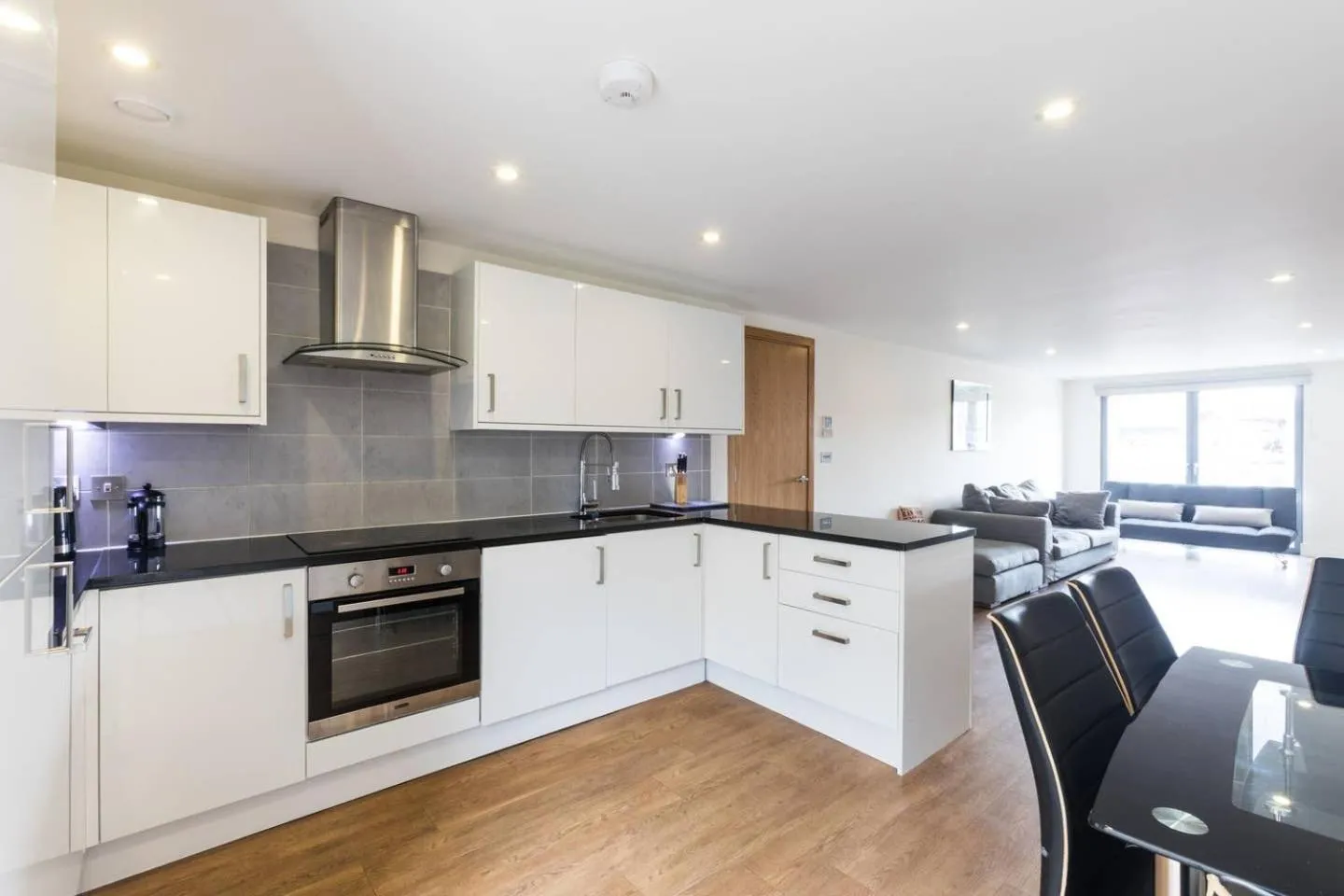 Zone 1 Bright and Modern 3 Bed Apt Hyde Park Central London