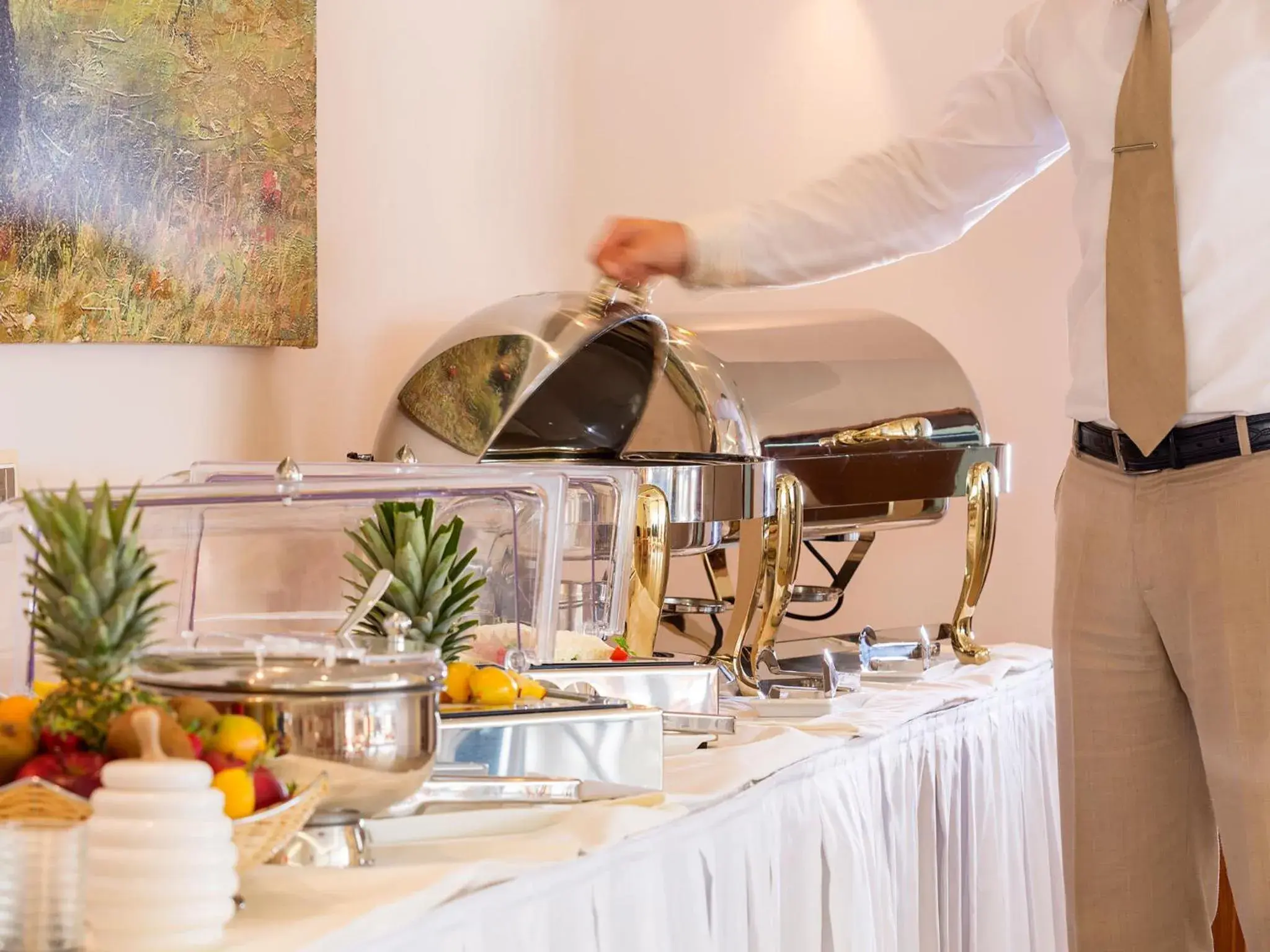 Food in Princess Kyniska Suites Food in Princess Kyniska Suites