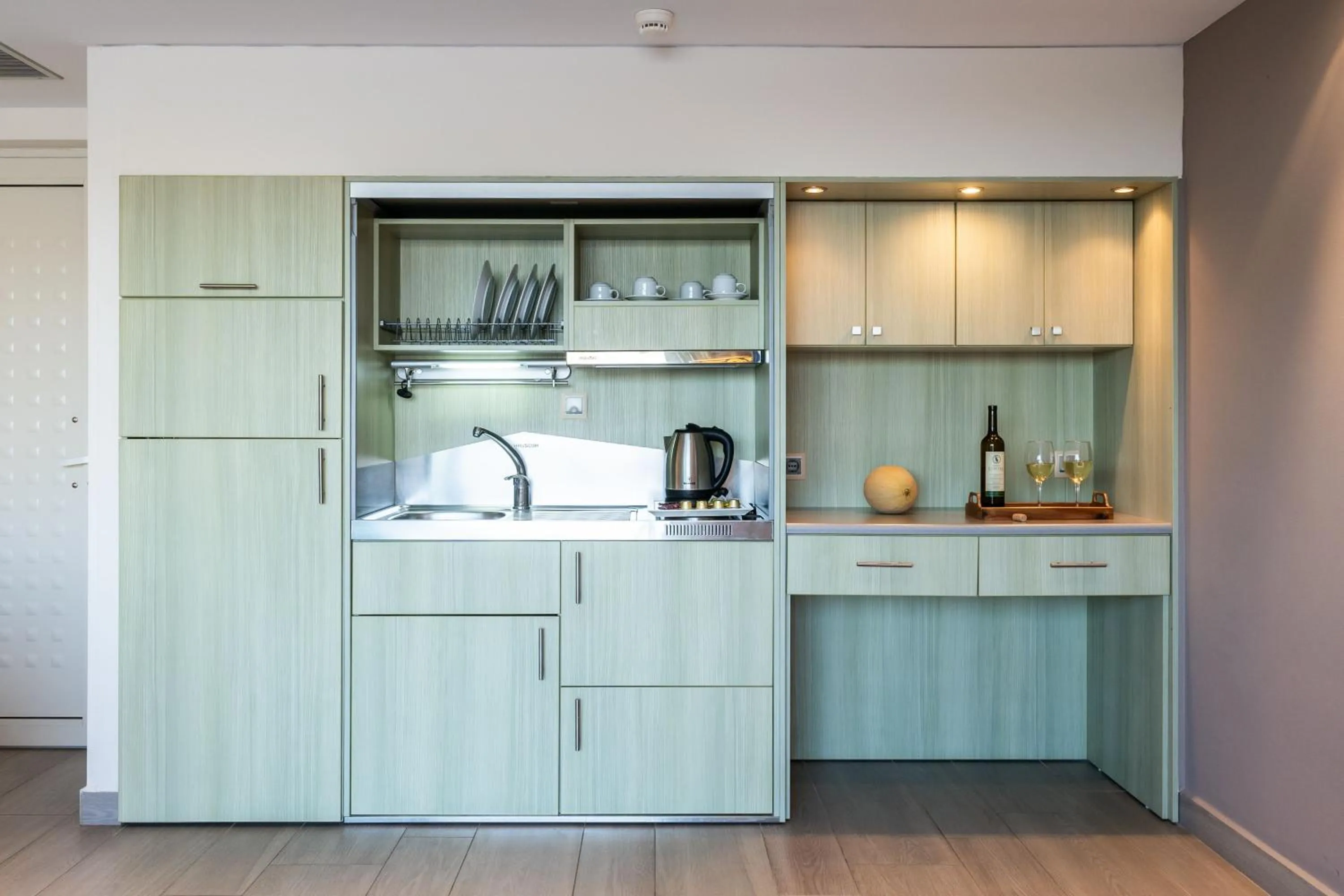 Coffee/tea facilities in Princess Kyniska Suites