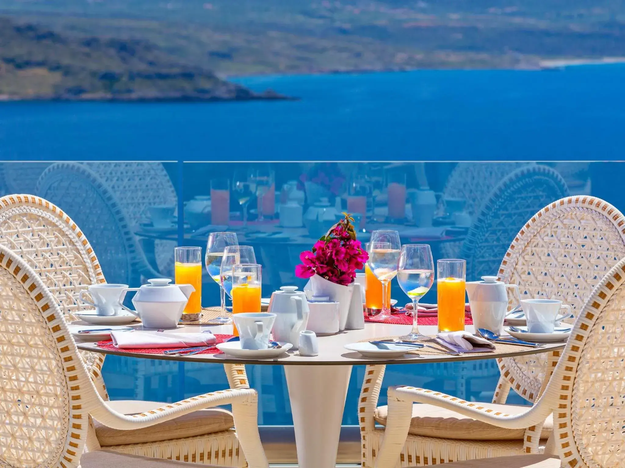 Restaurant/places to eat in Princess Kyniska Suites Restaurant/places to eat in Princess Kyniska Suites